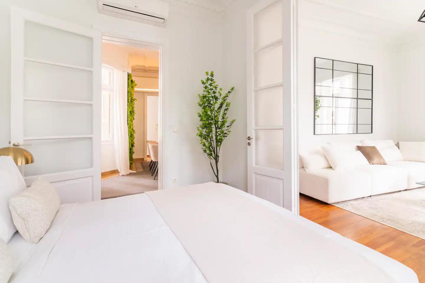 Oasis Architect's Dream Neoclassical House next to Acropolis