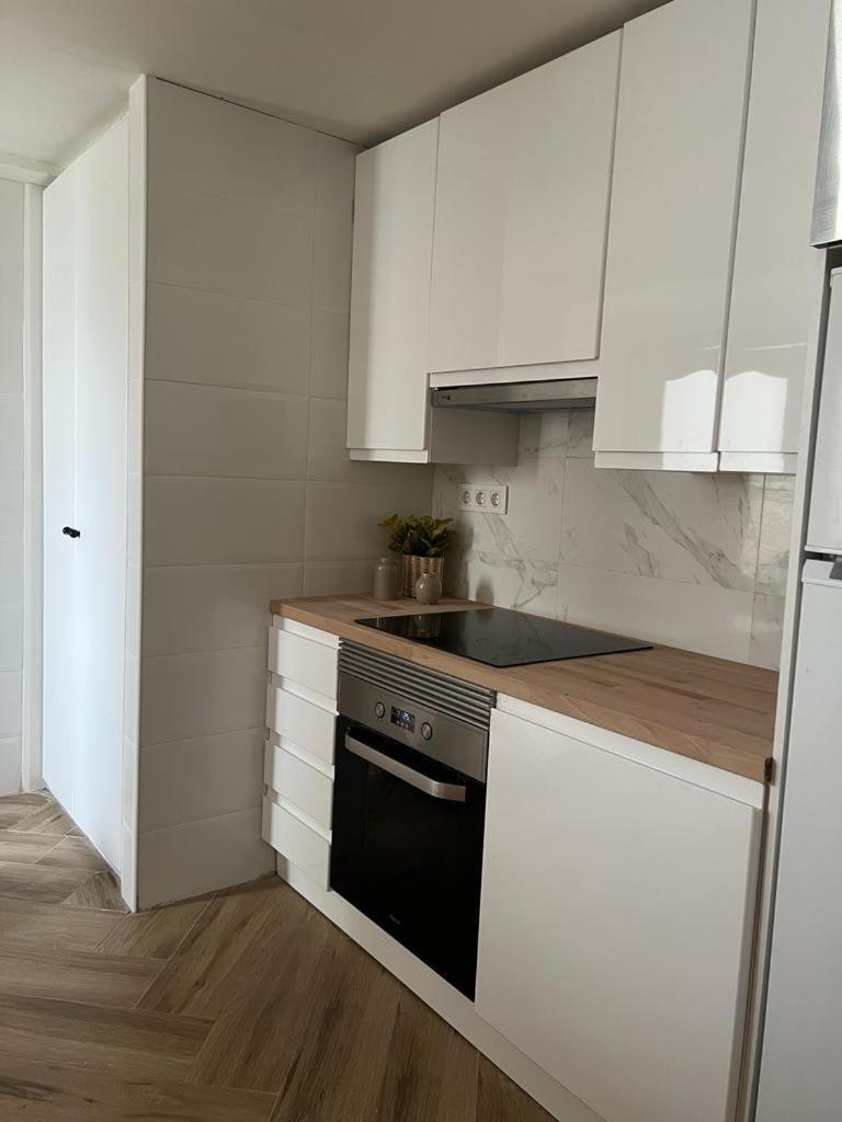 Beachfront Salou apartment with sea view