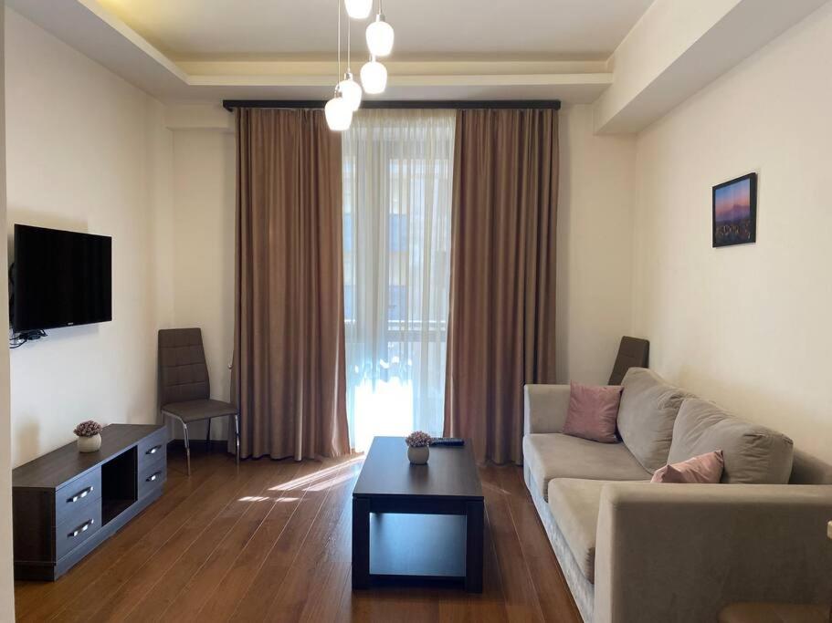 Spacious 1-Bedroom Apartment in the Center