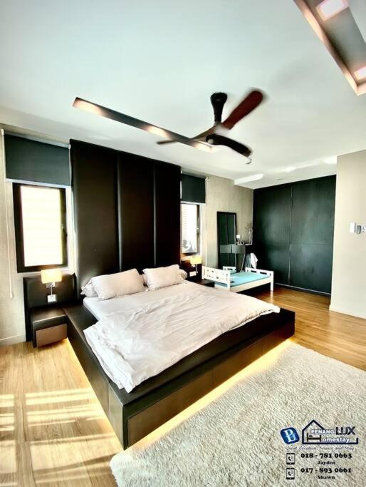 Batu Ferringhi Luxurious Modern Designed 5BR House photo 7