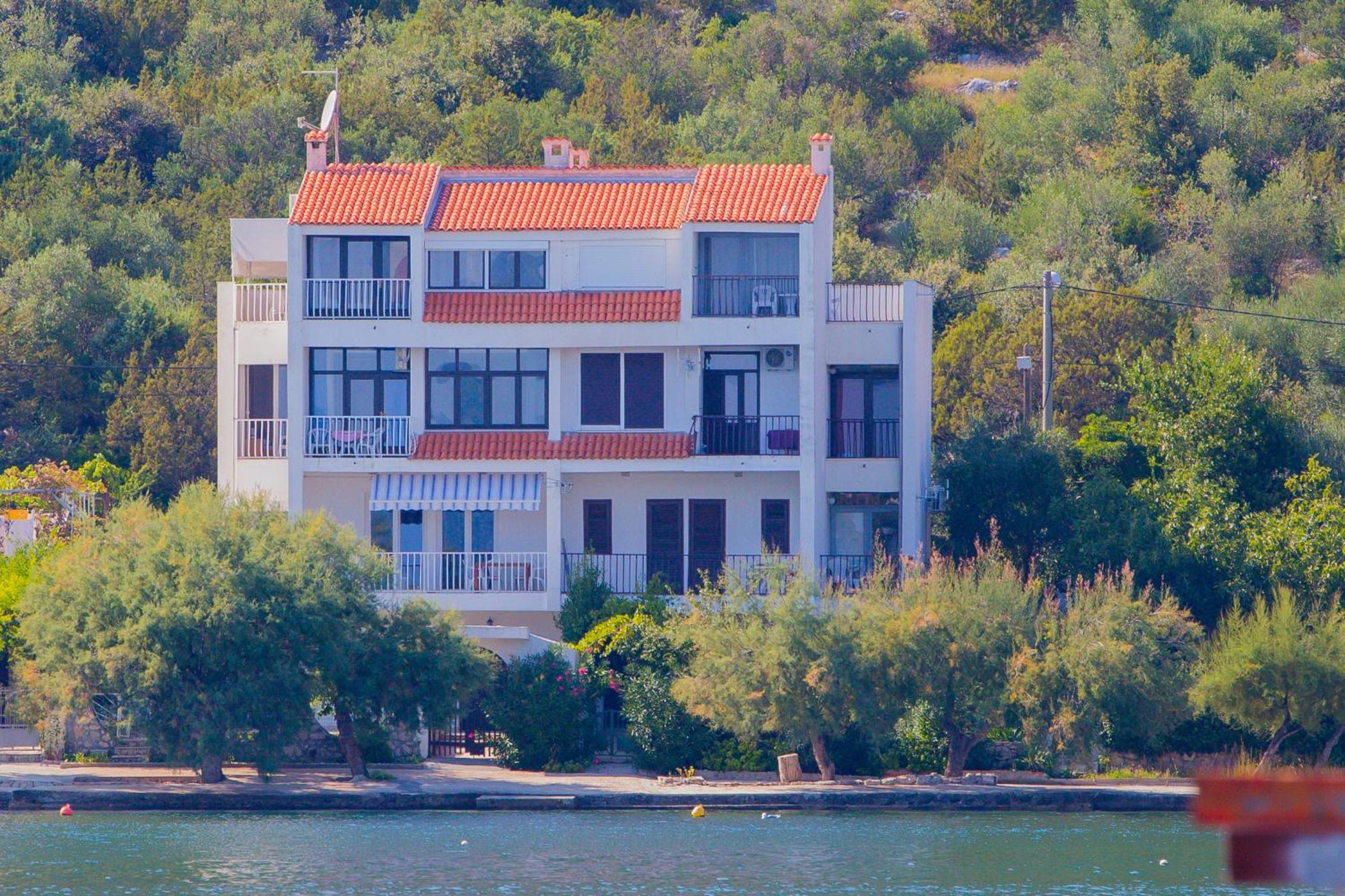 Beachfront Apartments Neves