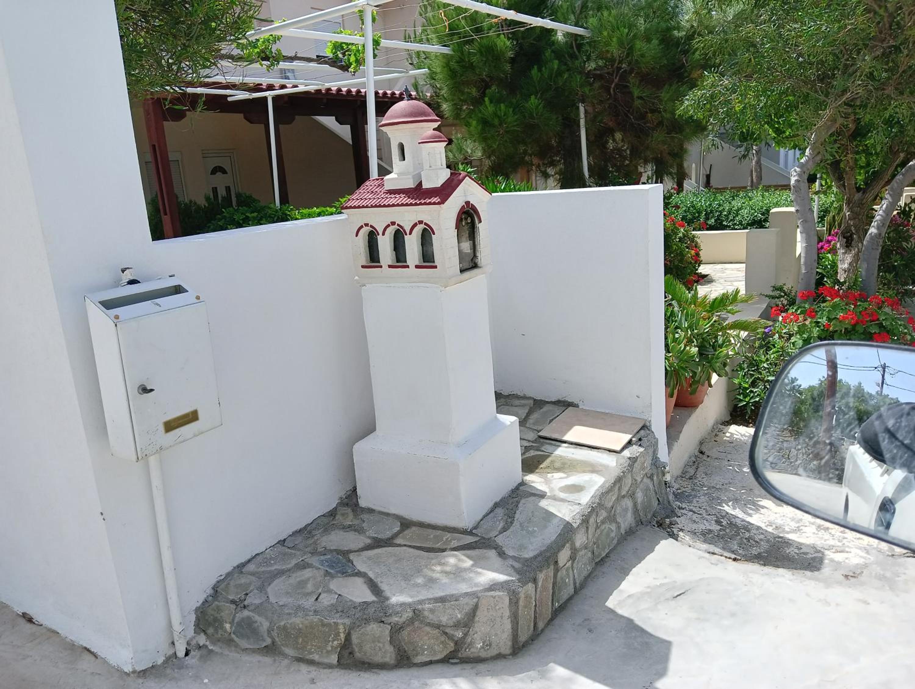 Photo 10
