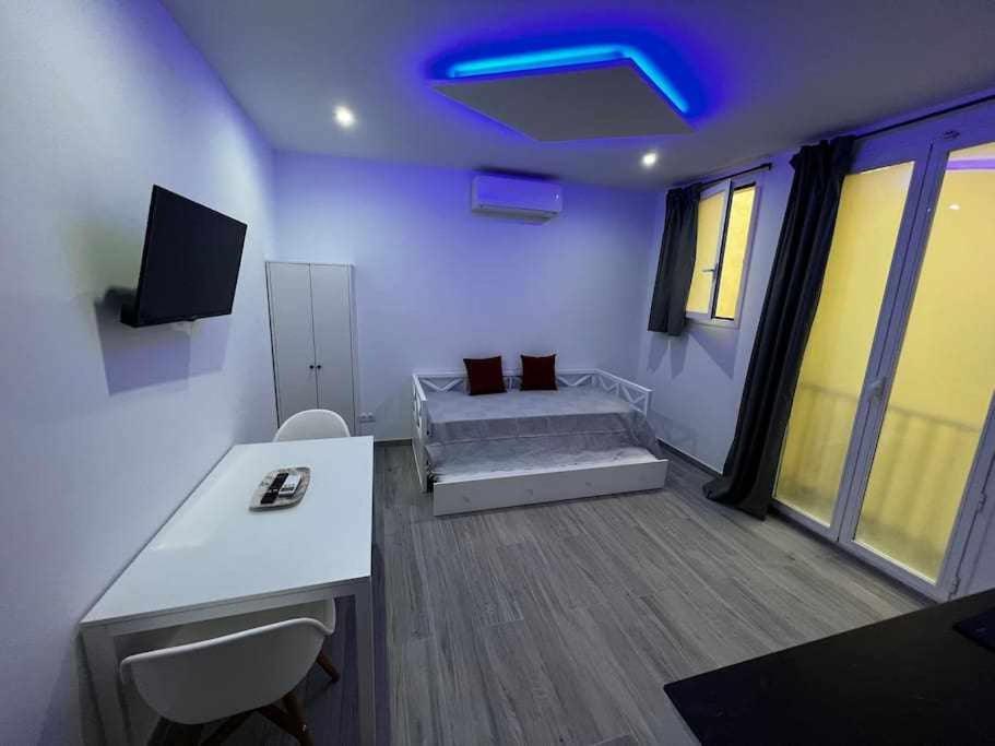hotel room