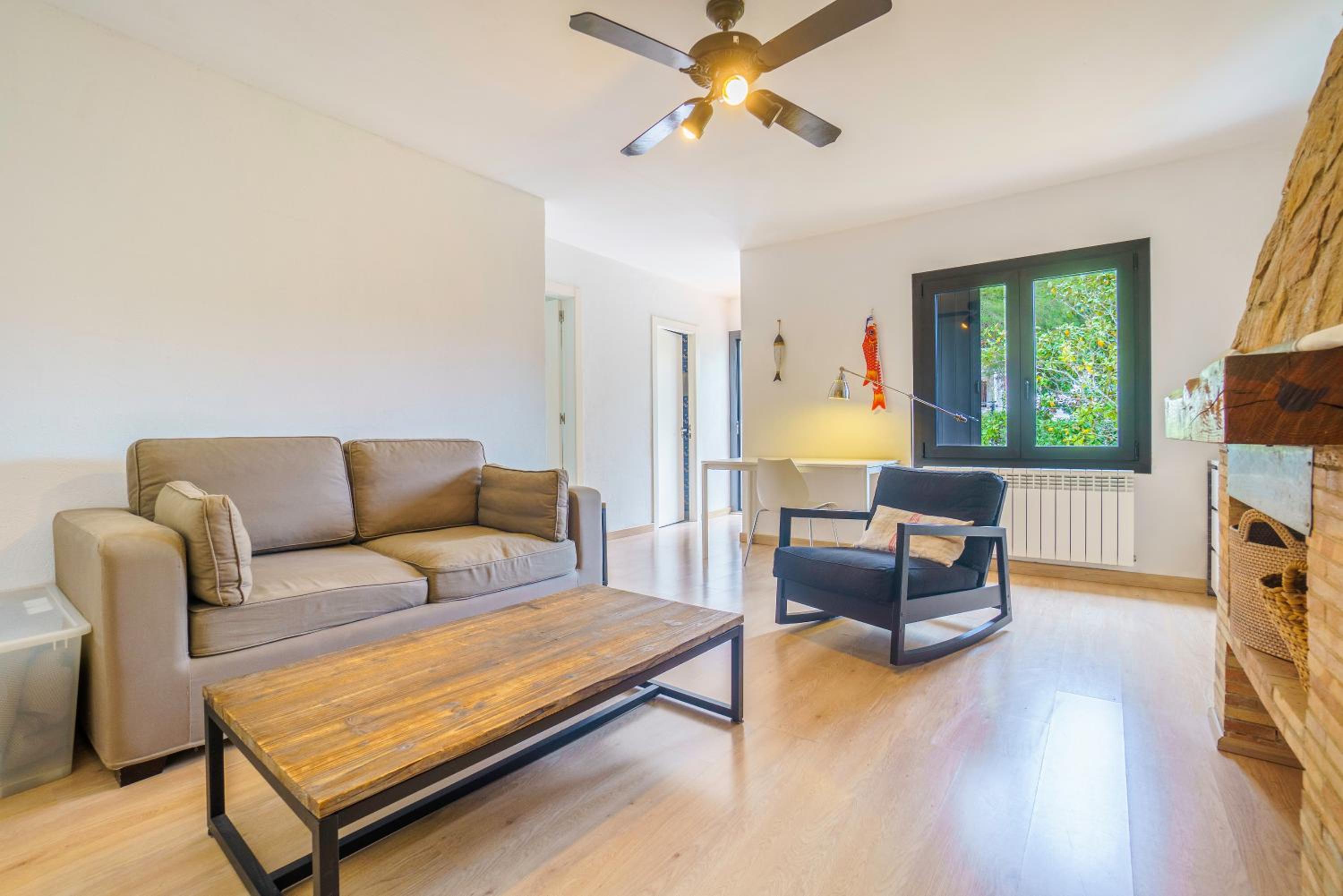 Casa exclusiva, jardín y piscina privada
