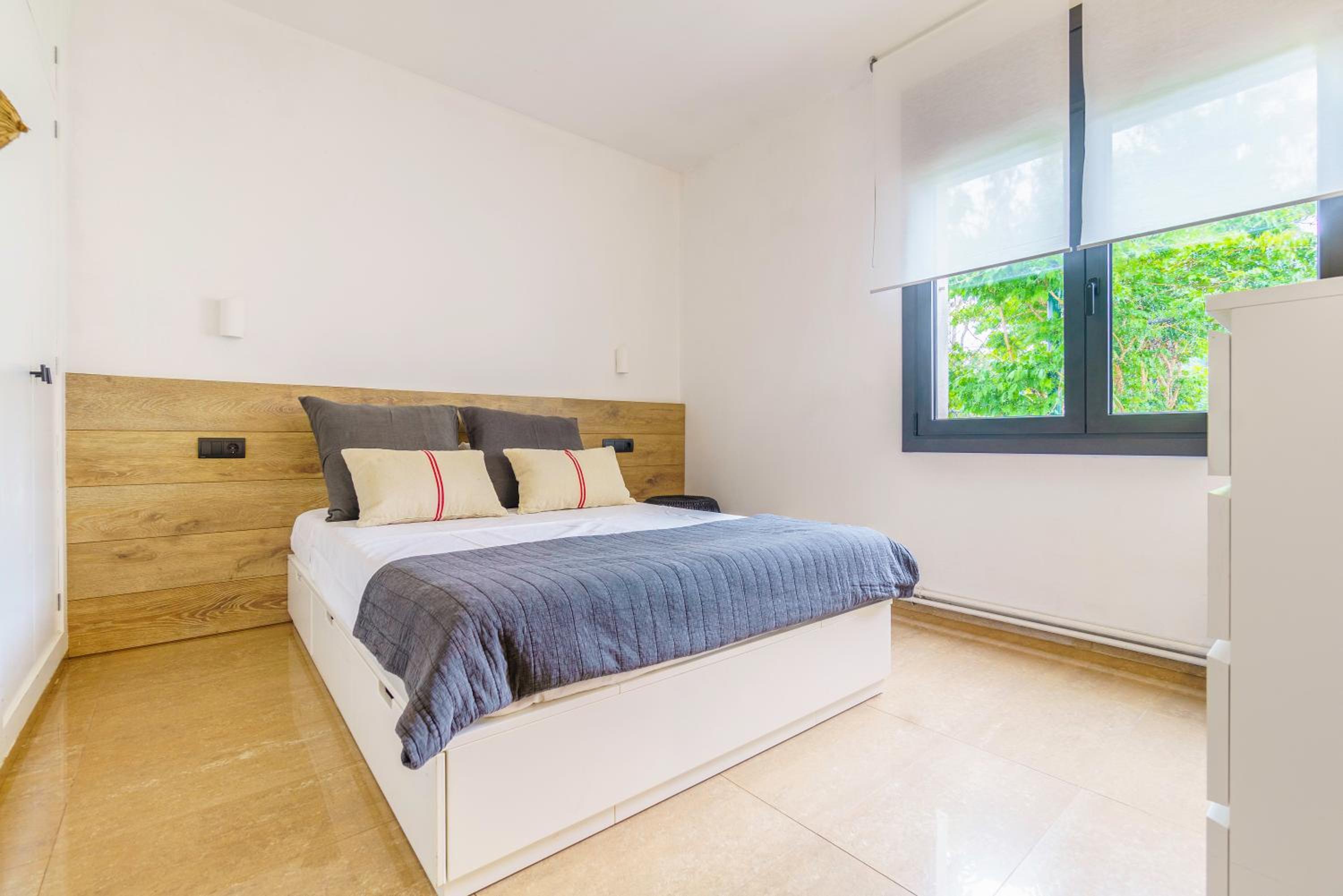 Casa exclusiva, jardín y piscina privada