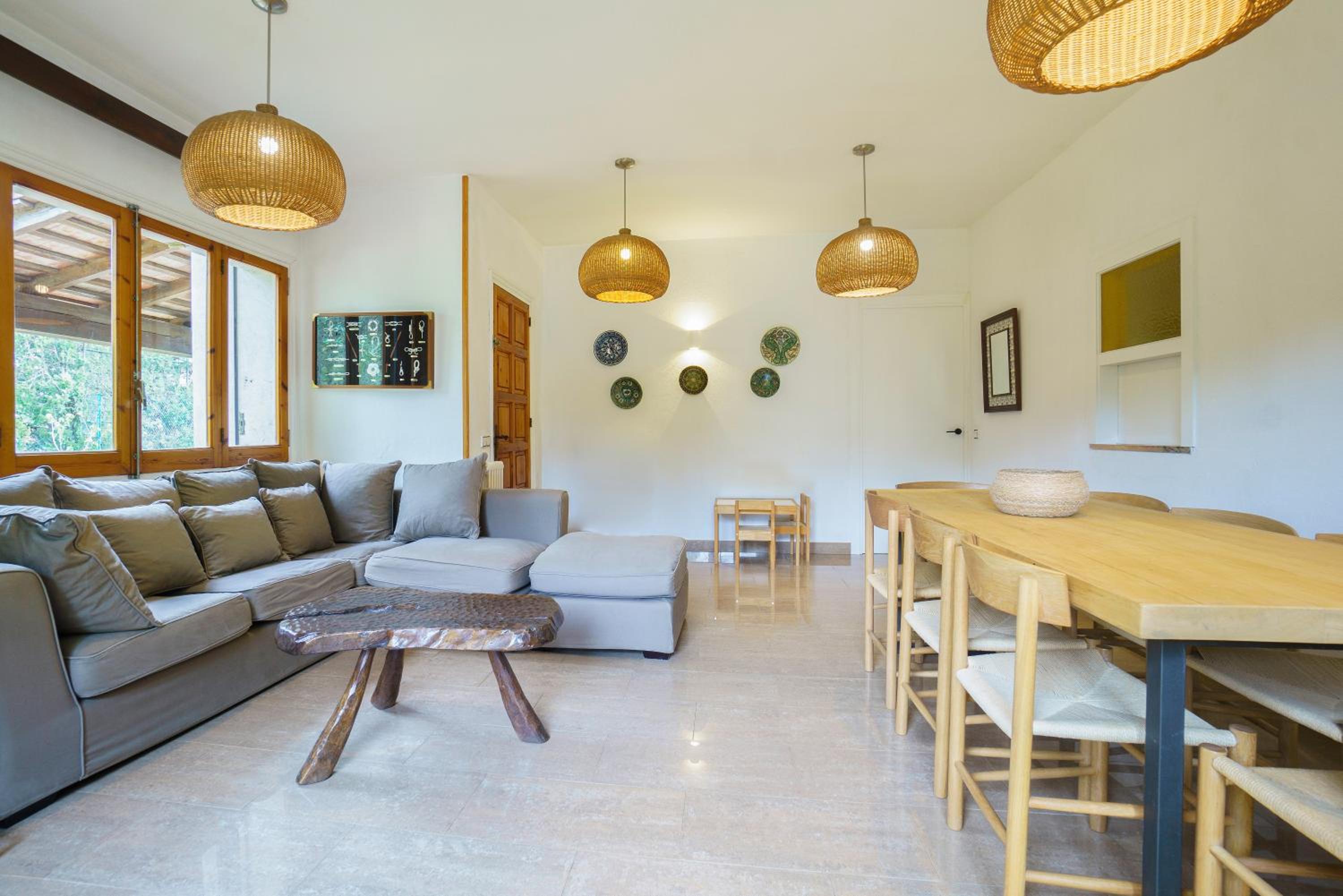 Casa exclusiva, jardín y piscina privada