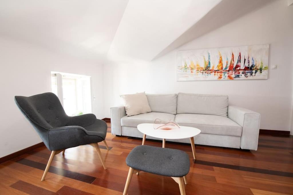 Villa Mascagni Modern Seaview Appartment