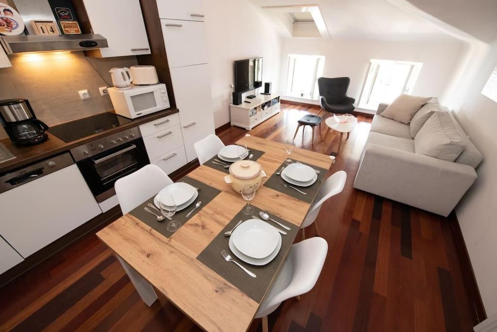 Villa Mascagni Modern Seaview Appartment