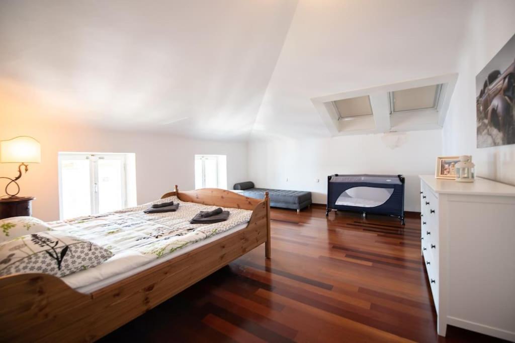Villa Mascagni Modern Seaview Appartment