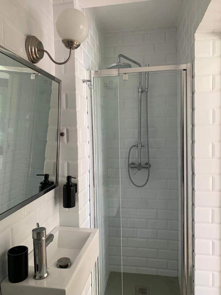 Casa exclusiva, jardín y piscina privada