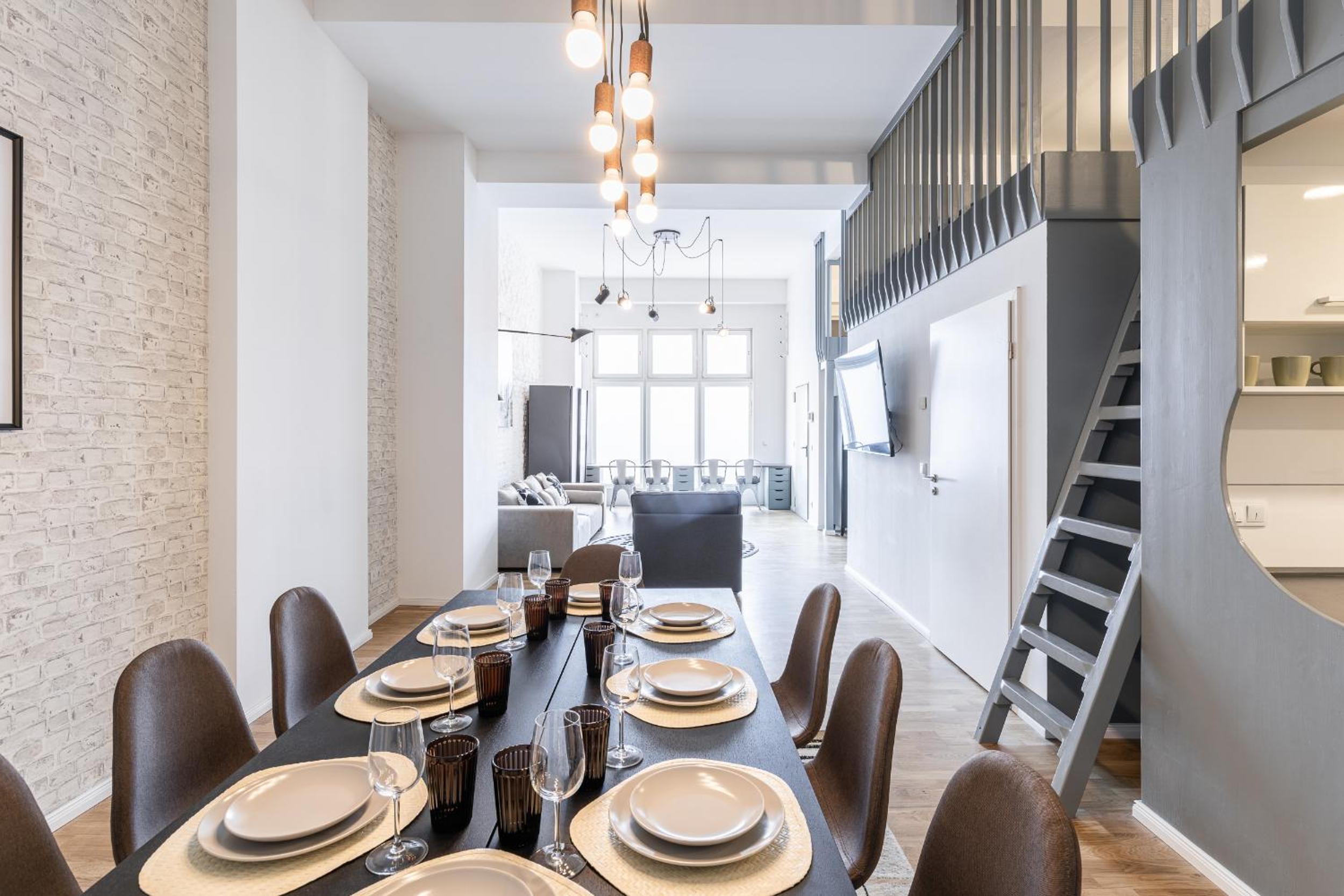 Spacious Lofts In Wedding
