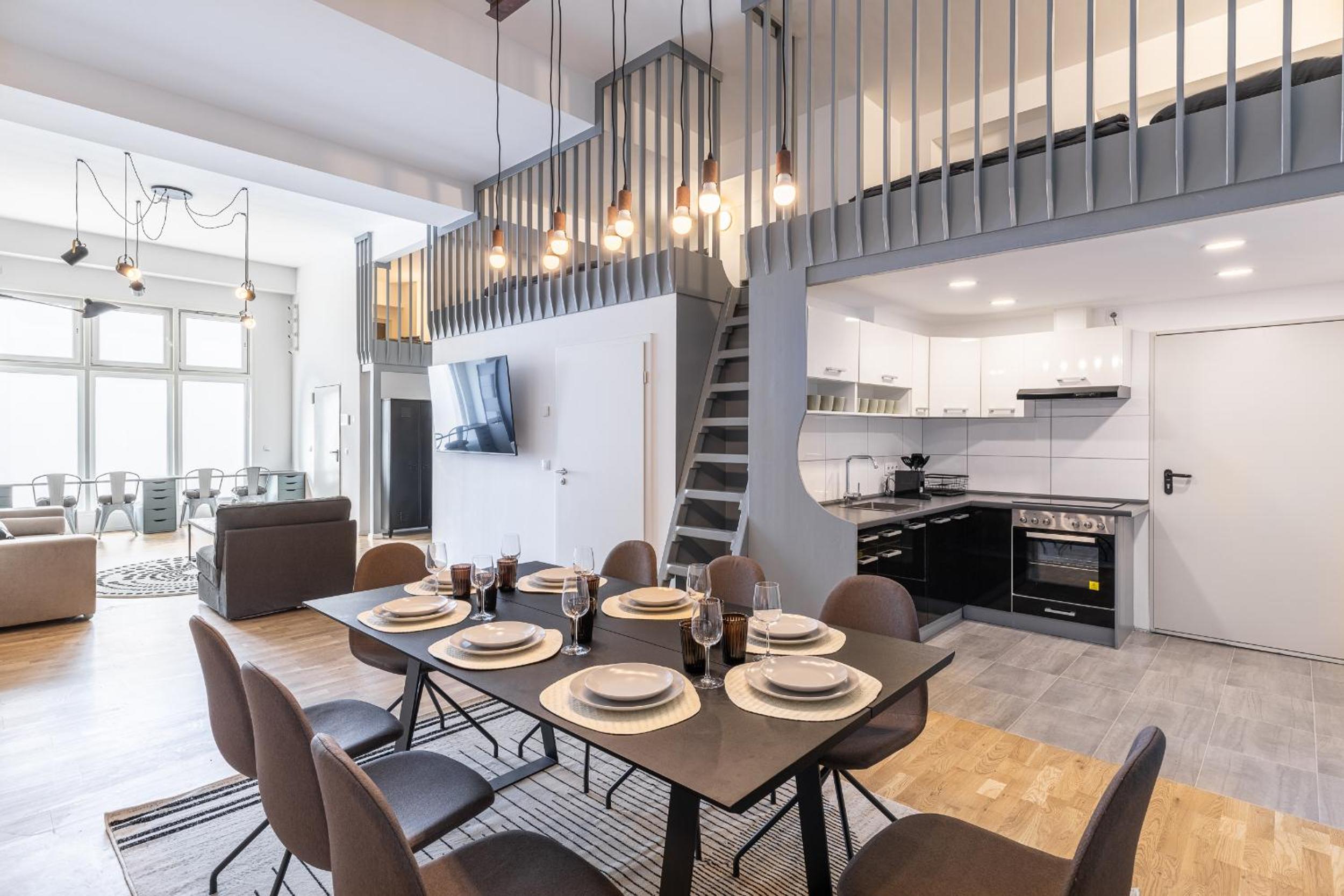 Spacious Lofts In Wedding