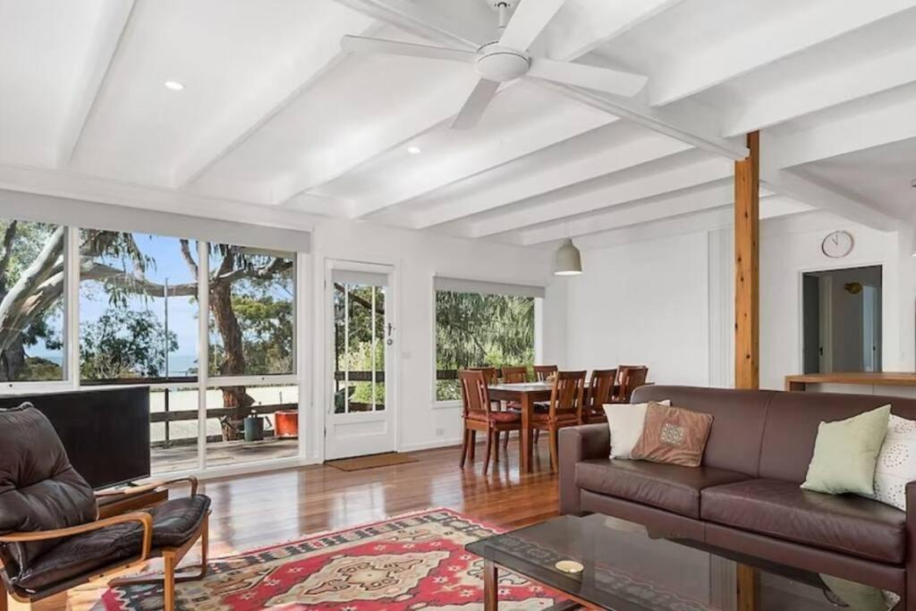 Whispering Gums - Ocean Views, Pet Friendly, EV UNIT 7kW for electric cars, Sleeps 7