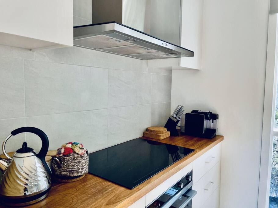 Whispering Gums - Ocean Views, Pet Friendly, EV UNIT 7kW for electric cars, Sleeps 7