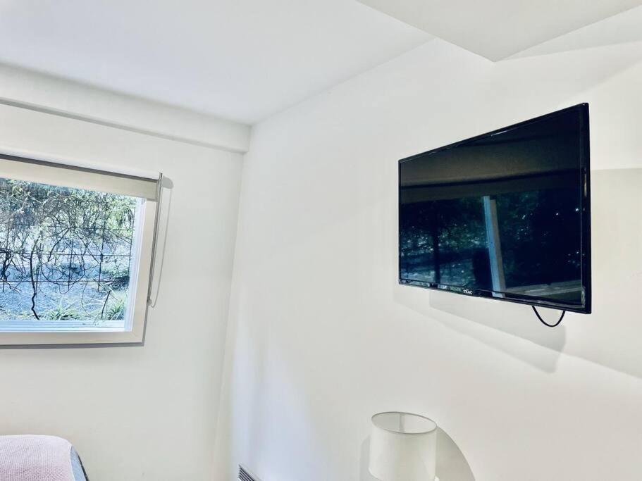Whispering Gums - Ocean Views, Pet Friendly, EV UNIT 7kW for electric cars, Sleeps 7