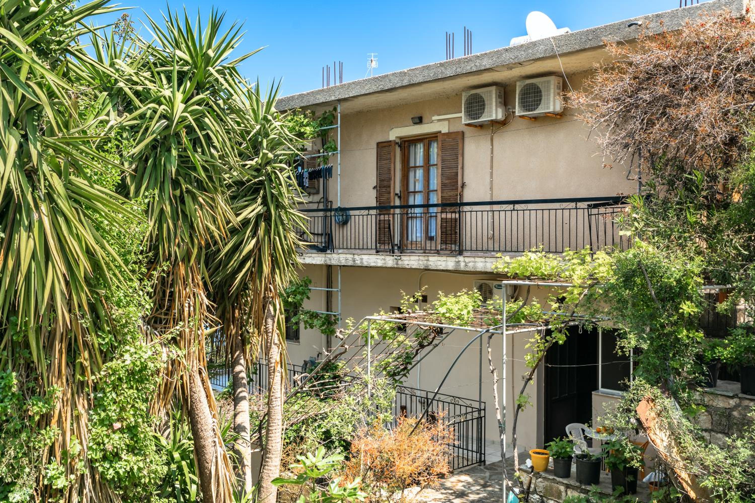 Vangelis apartment