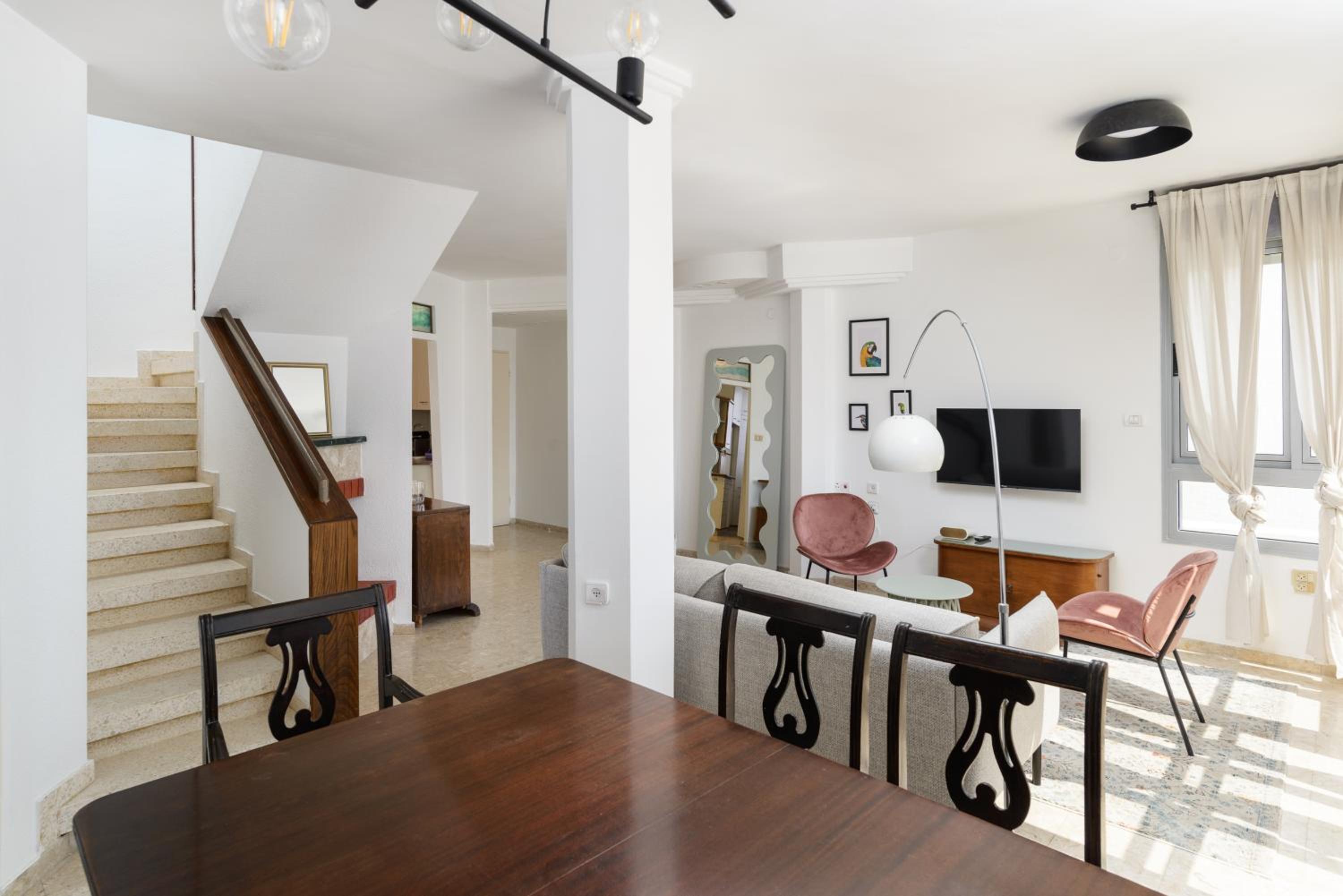 Downtown apartment 3BDR with city view