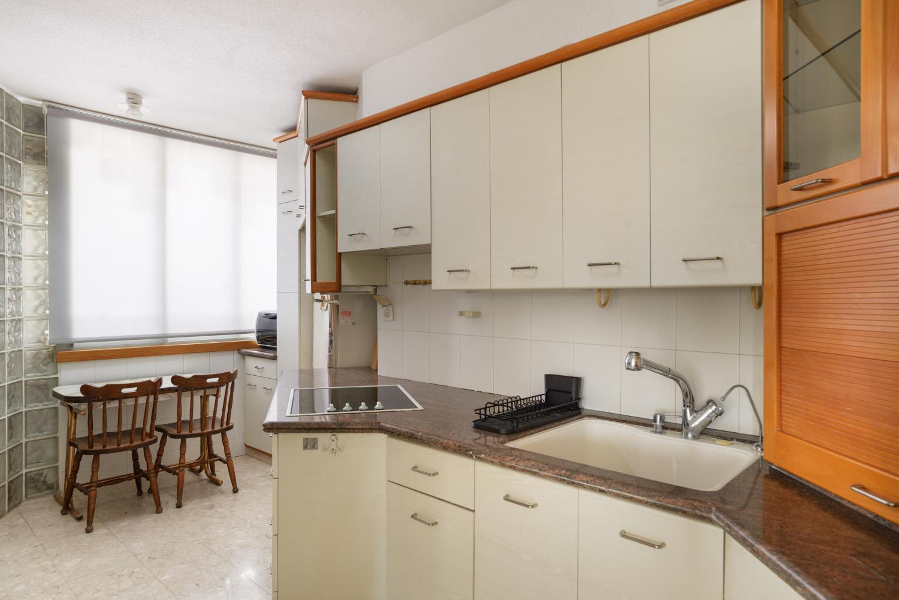 Downtown apartment 3BDR with city view