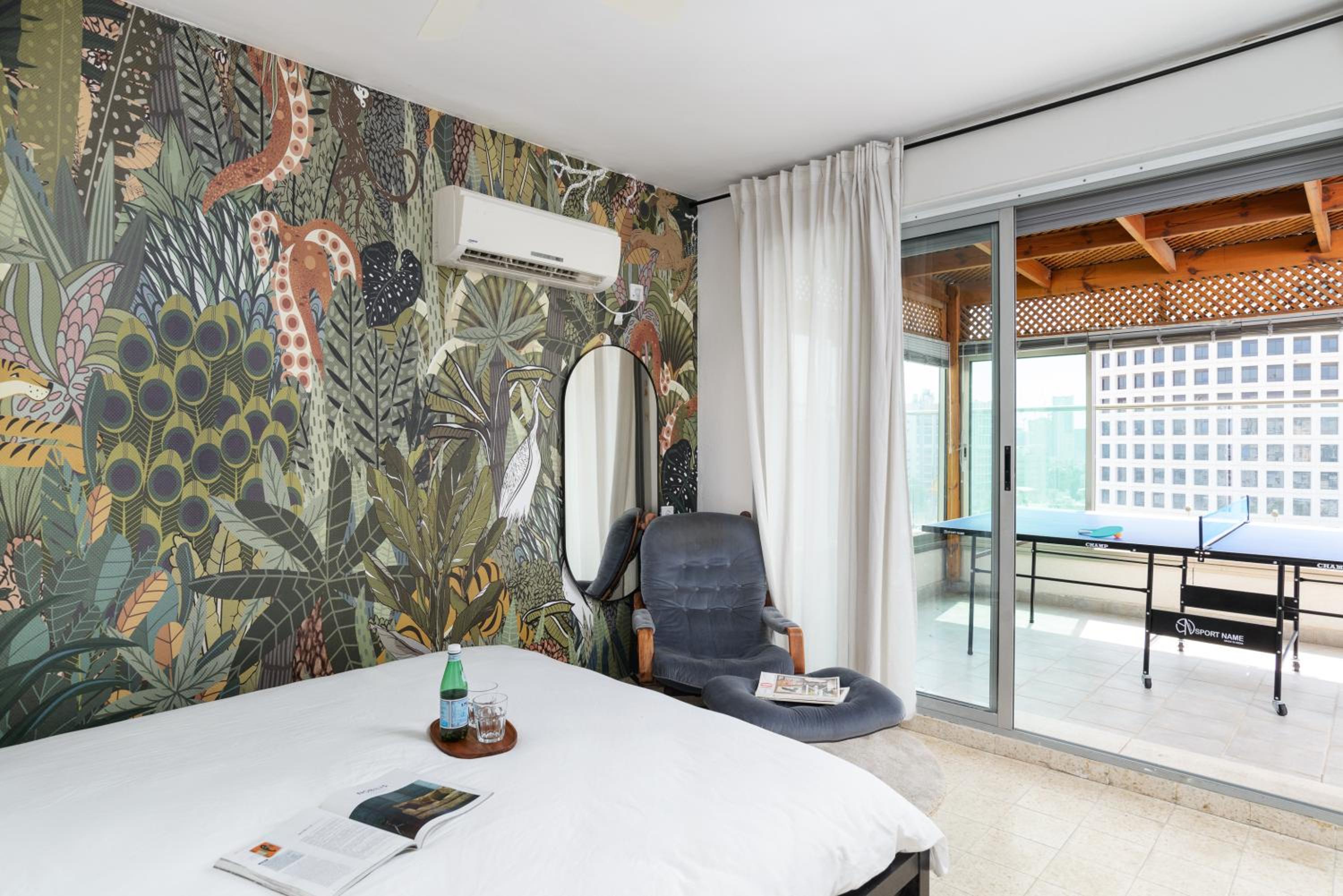Downtown apartment 3BDR with city view