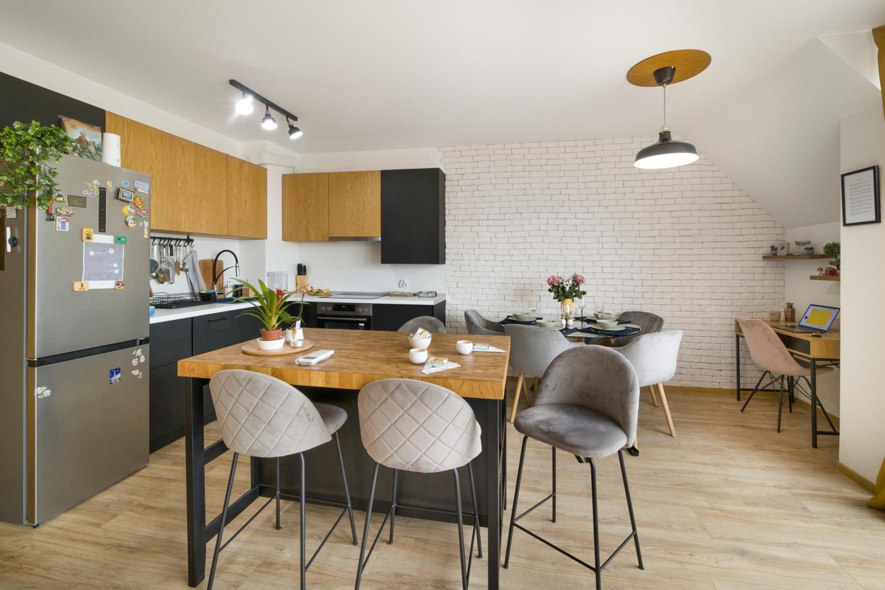 Top Central Maisonette with Underground parking