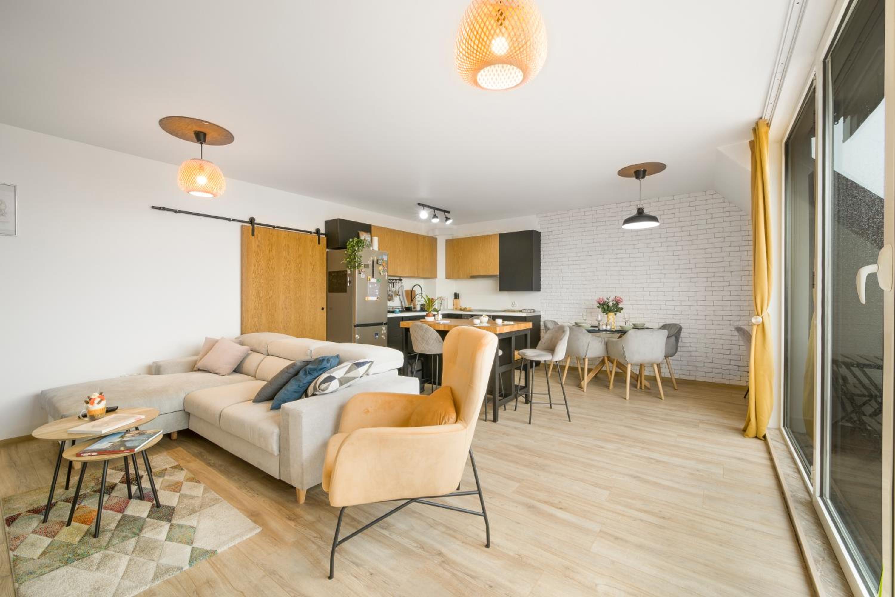 Top Central Maisonette with Underground parking