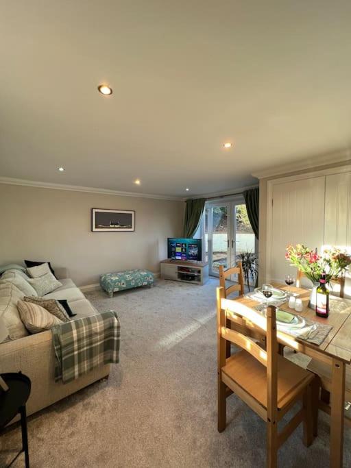Beautiful Country Cottage, Moffat - Hot Tub available for small extra fee view 2