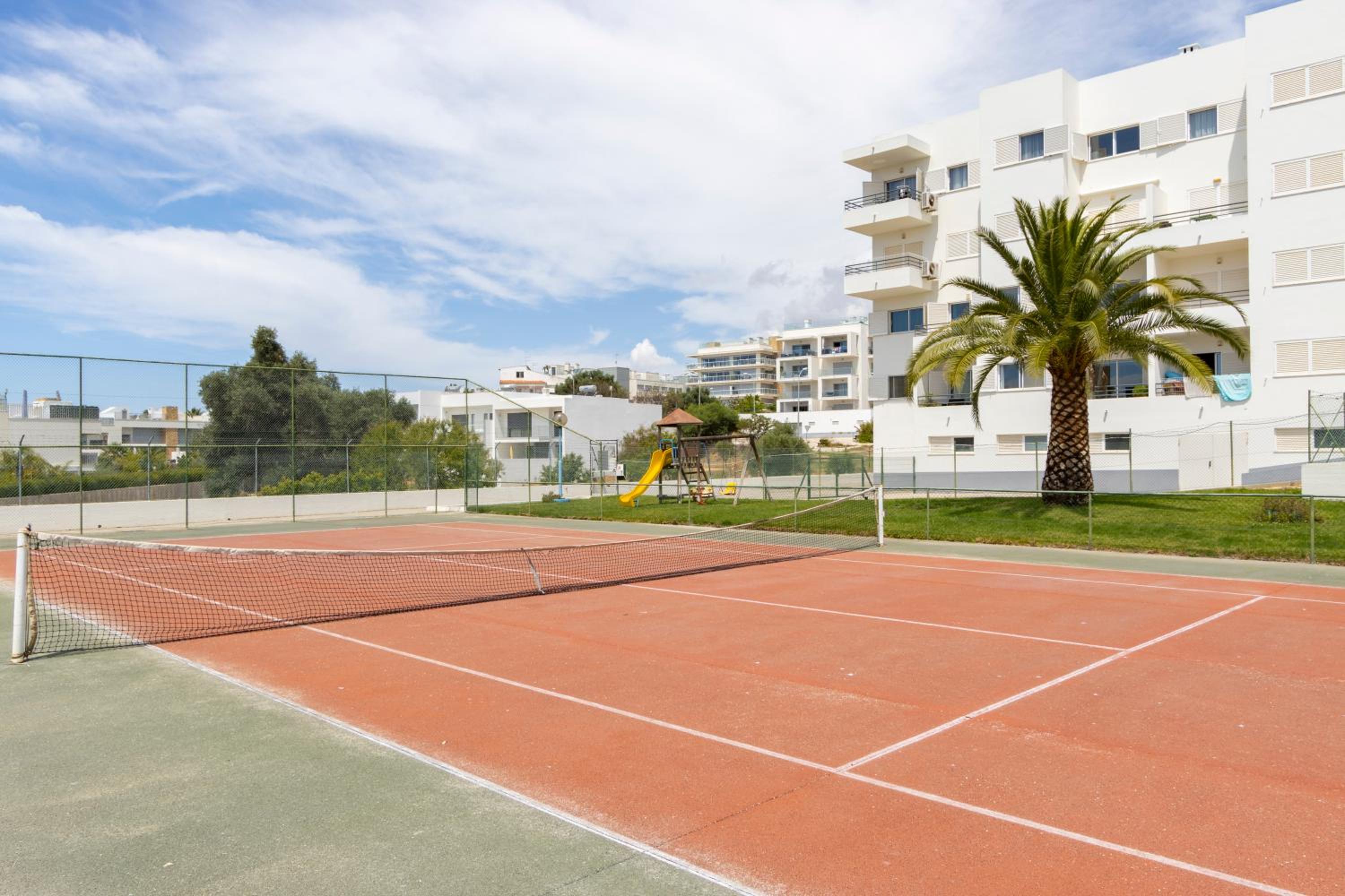 Spaceful Apartment in Albufeira