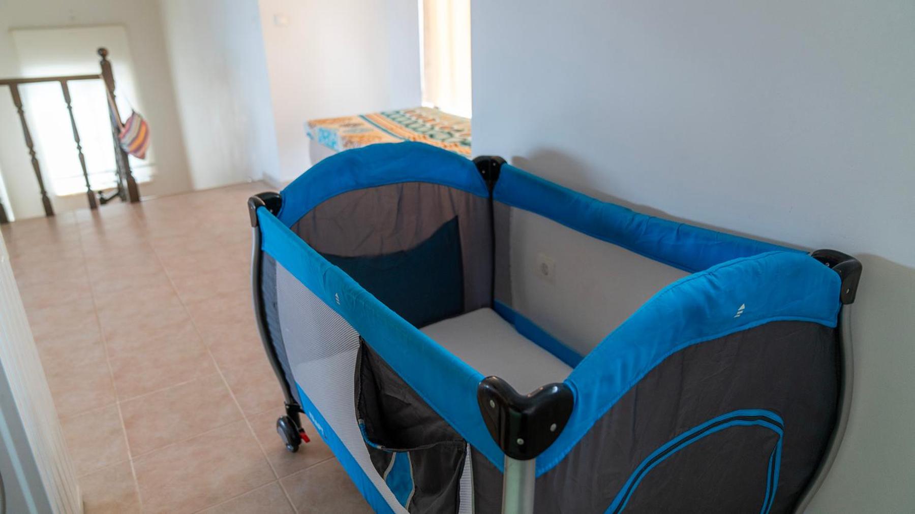 Spacious Villa with Sea and Mountain View - Image 16