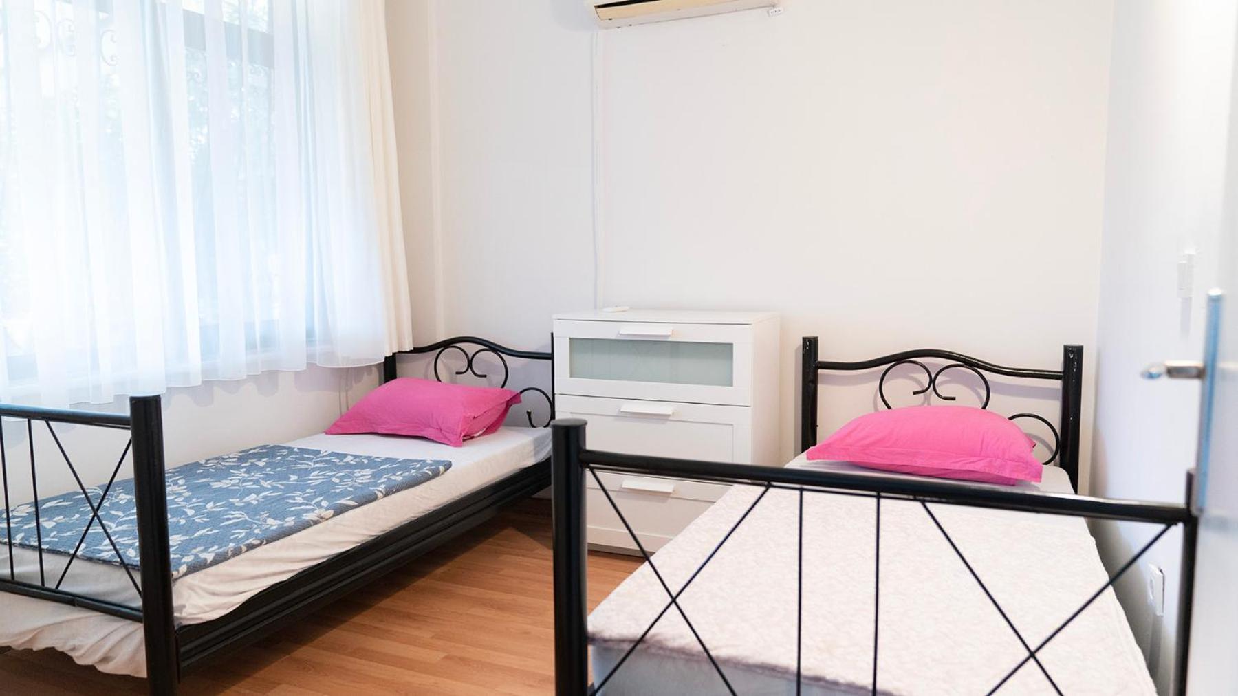 Spacious Villa with Sea and Mountain View - Image 10