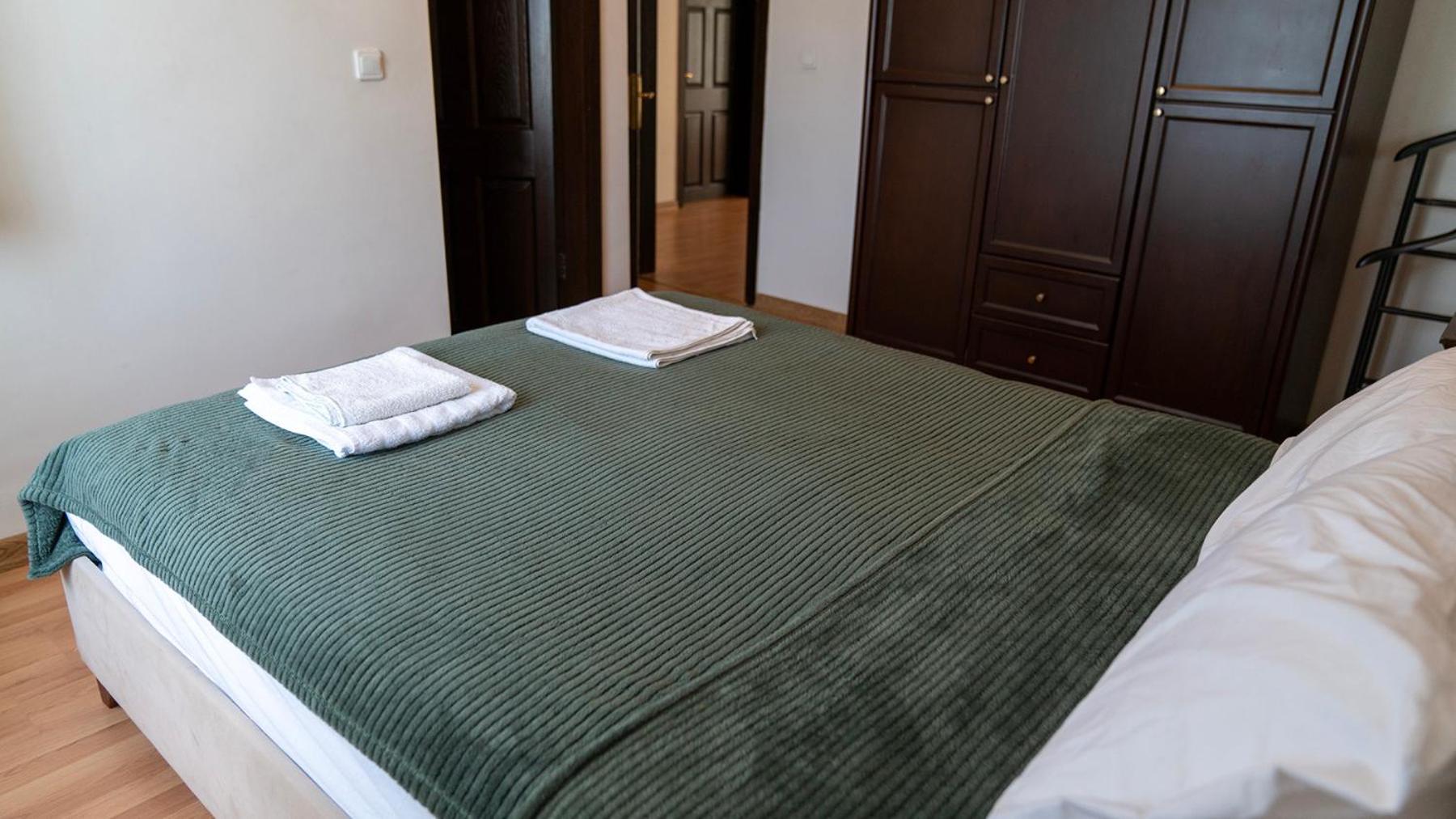 Spacious Villa with Sea and Mountain View - Image 6