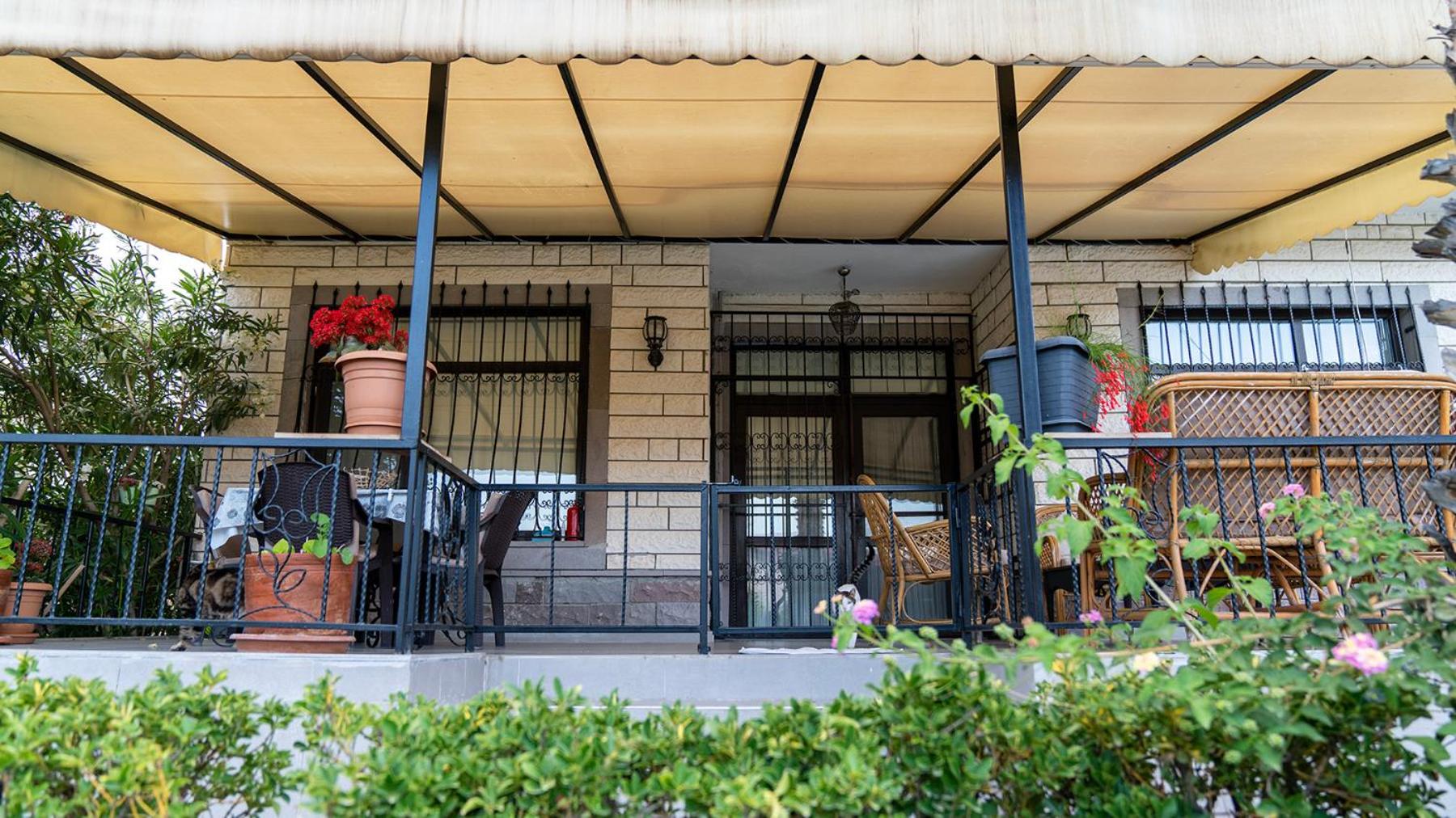 Spacious Villa with Sea and Mountain View - Image 33