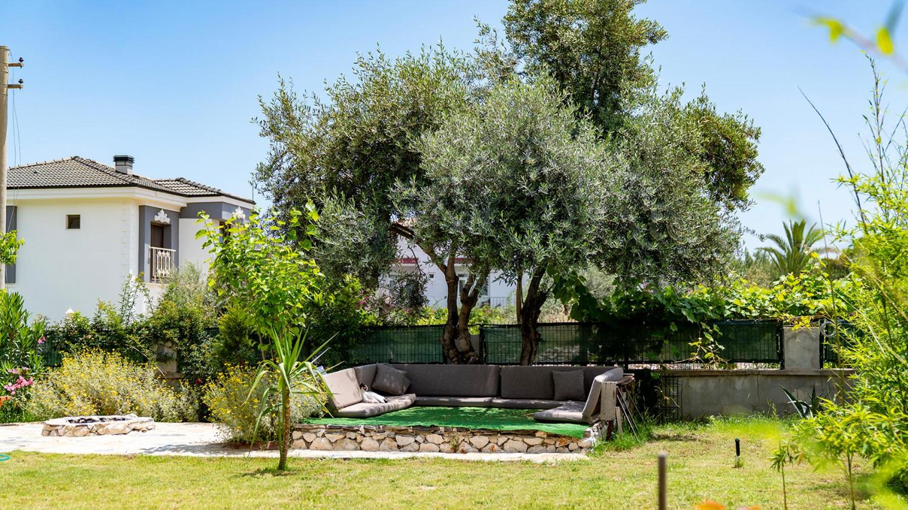 Spacious Villa with Sea and Mountain View - Image 25