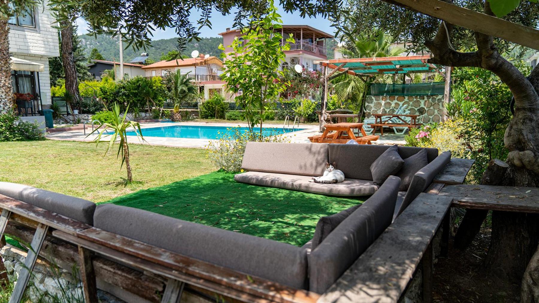 Spacious Villa with Sea and Mountain View - Image 26