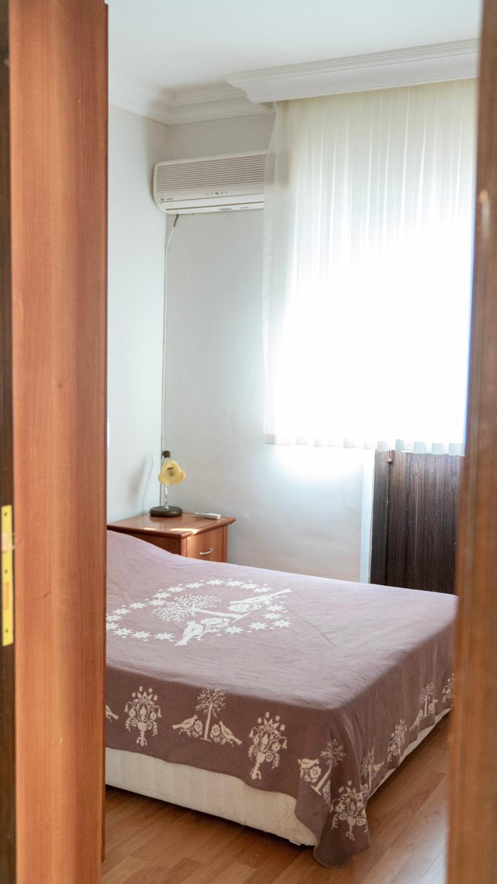 Spacious Villa with Sea and Mountain View - Image 8