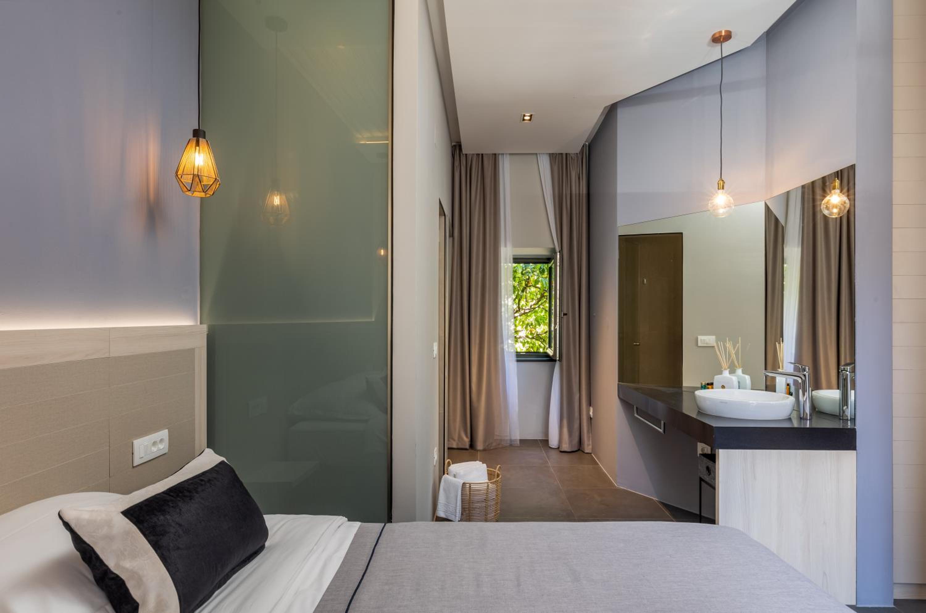 Apartments and Rooms Lejletul