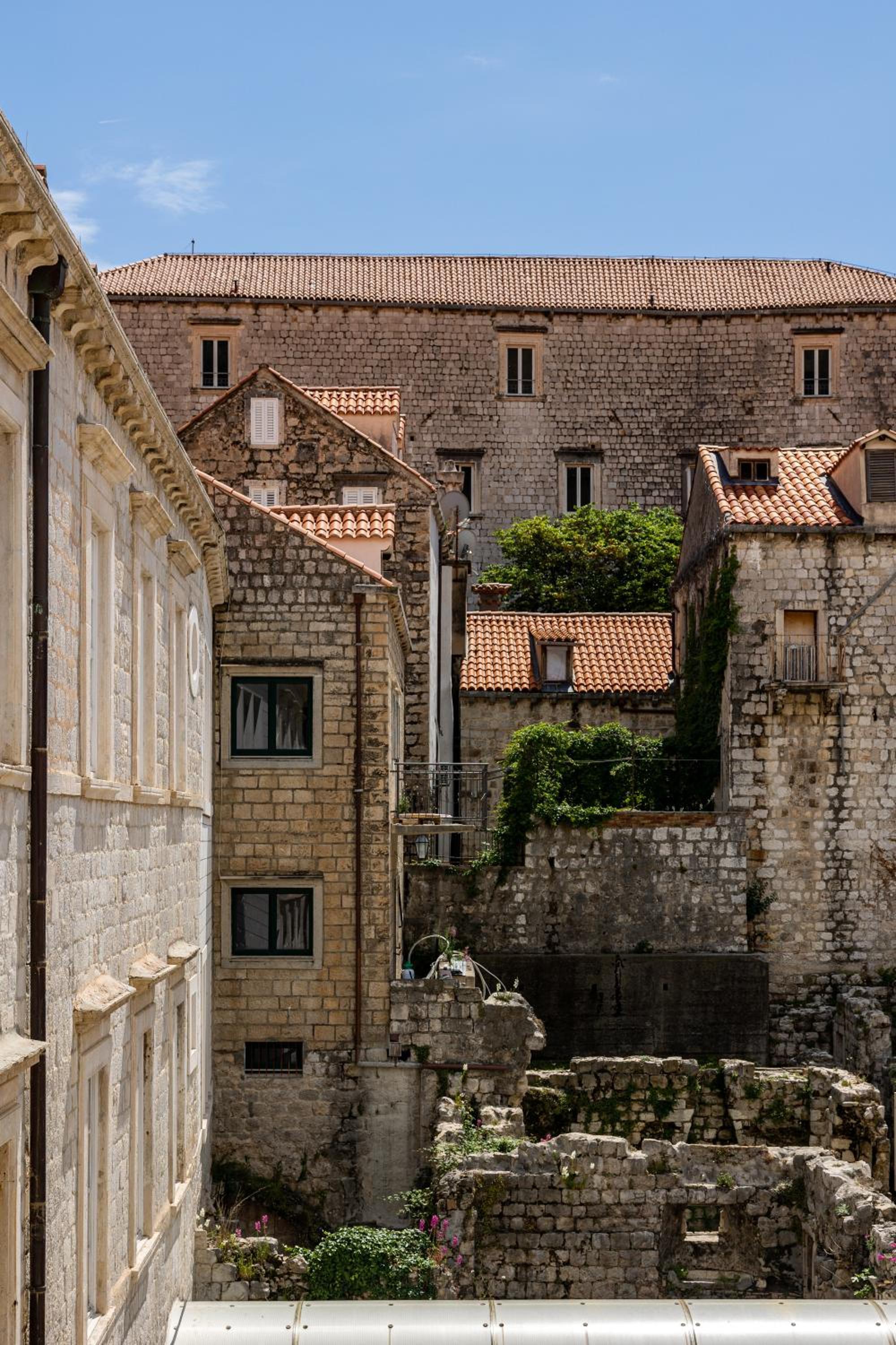 Apartments and Rooms Lejletul