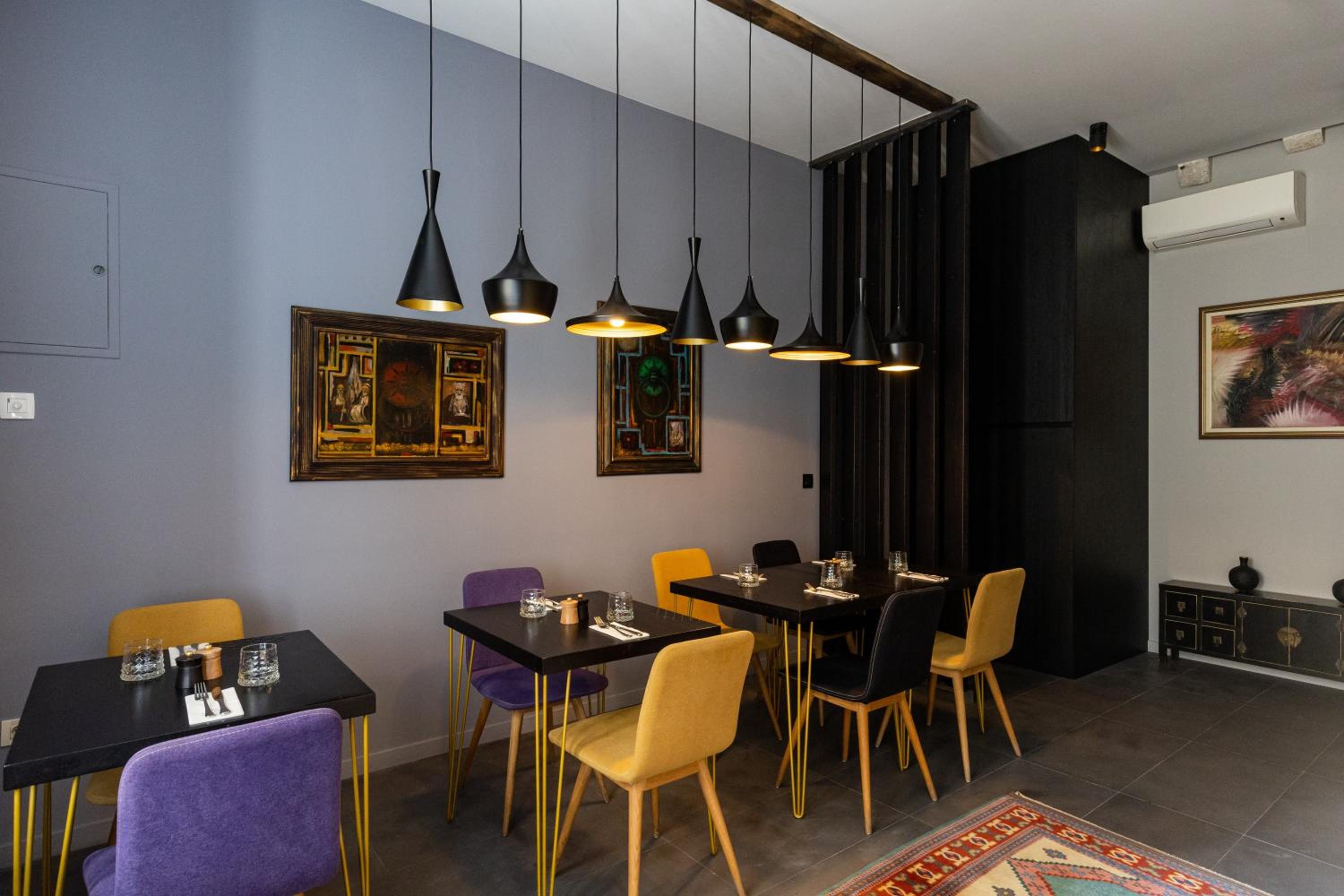 Apartments and Rooms Lejletul