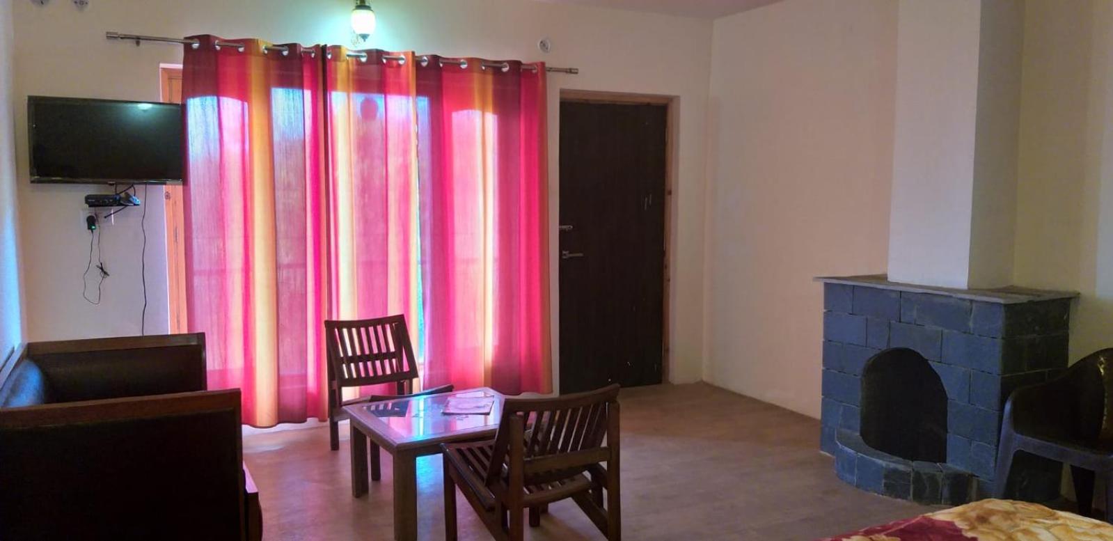 Elphinstone Inn view 5