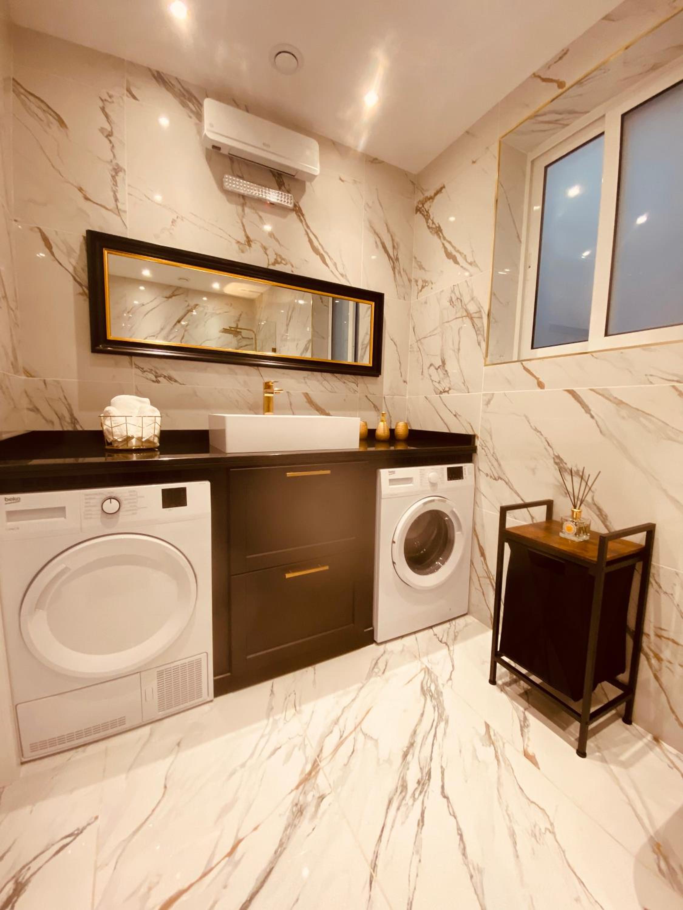 Azure Gold Apartment