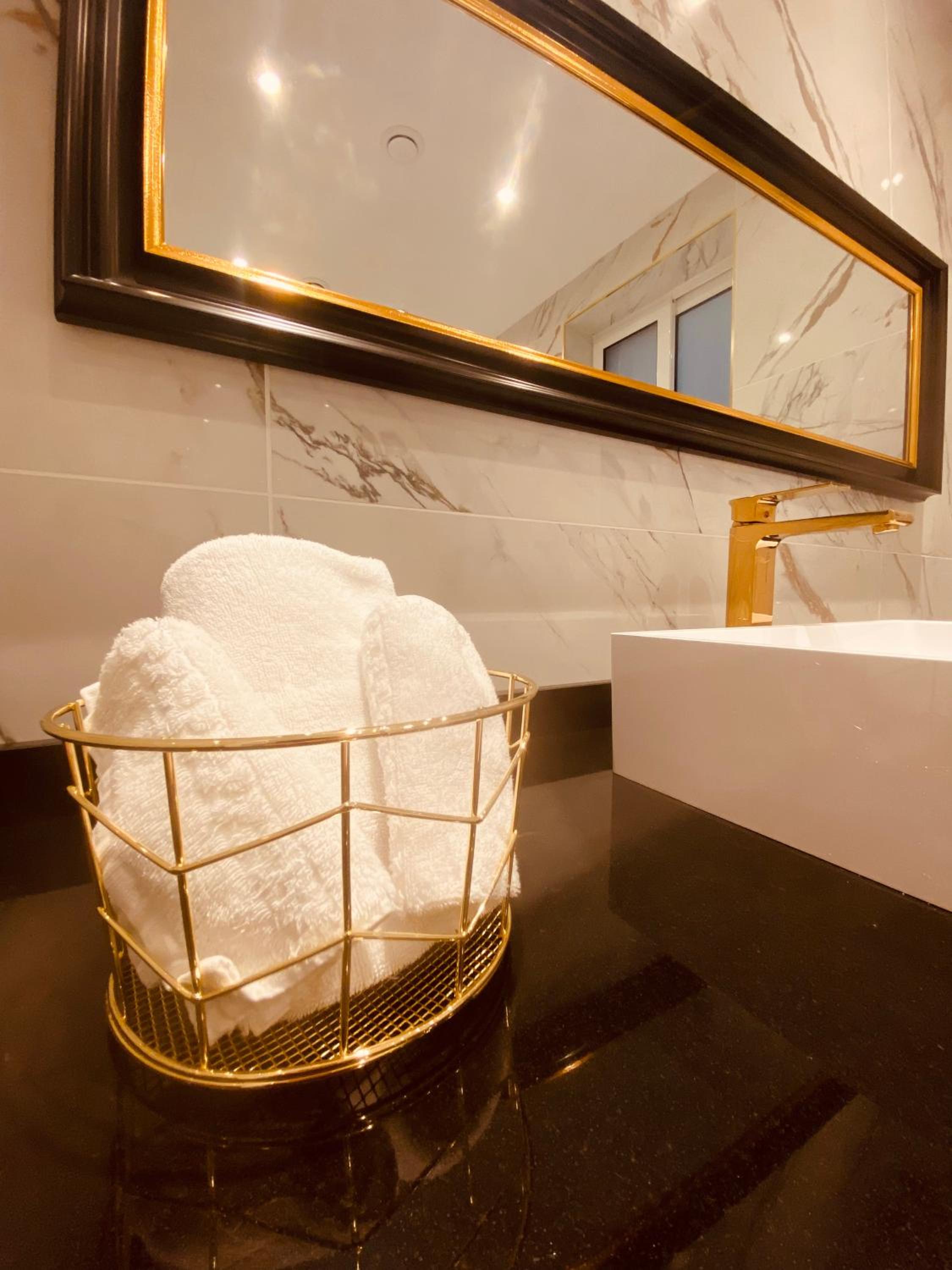 Azure Gold Apartment