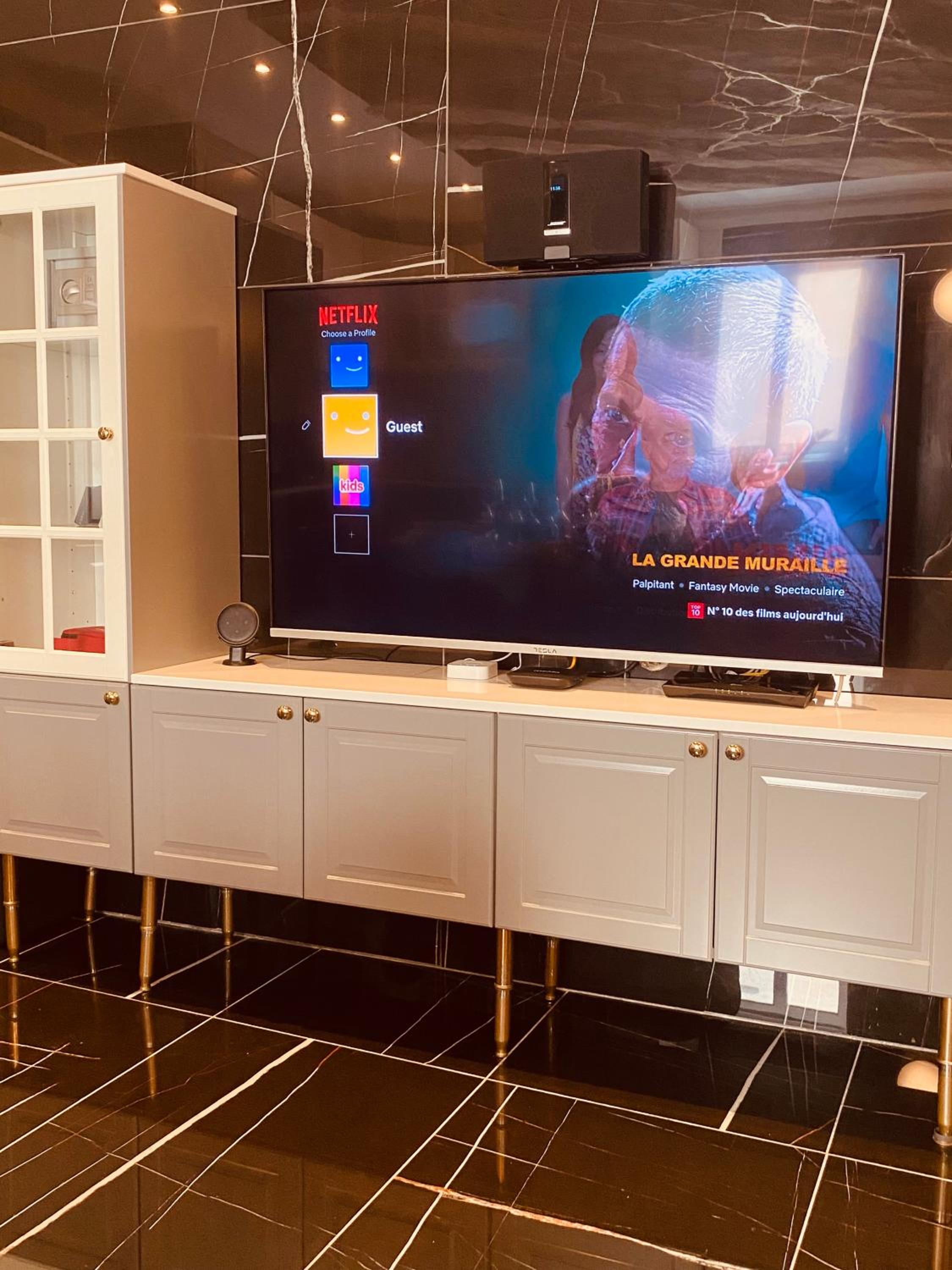 Azure Gold Apartment