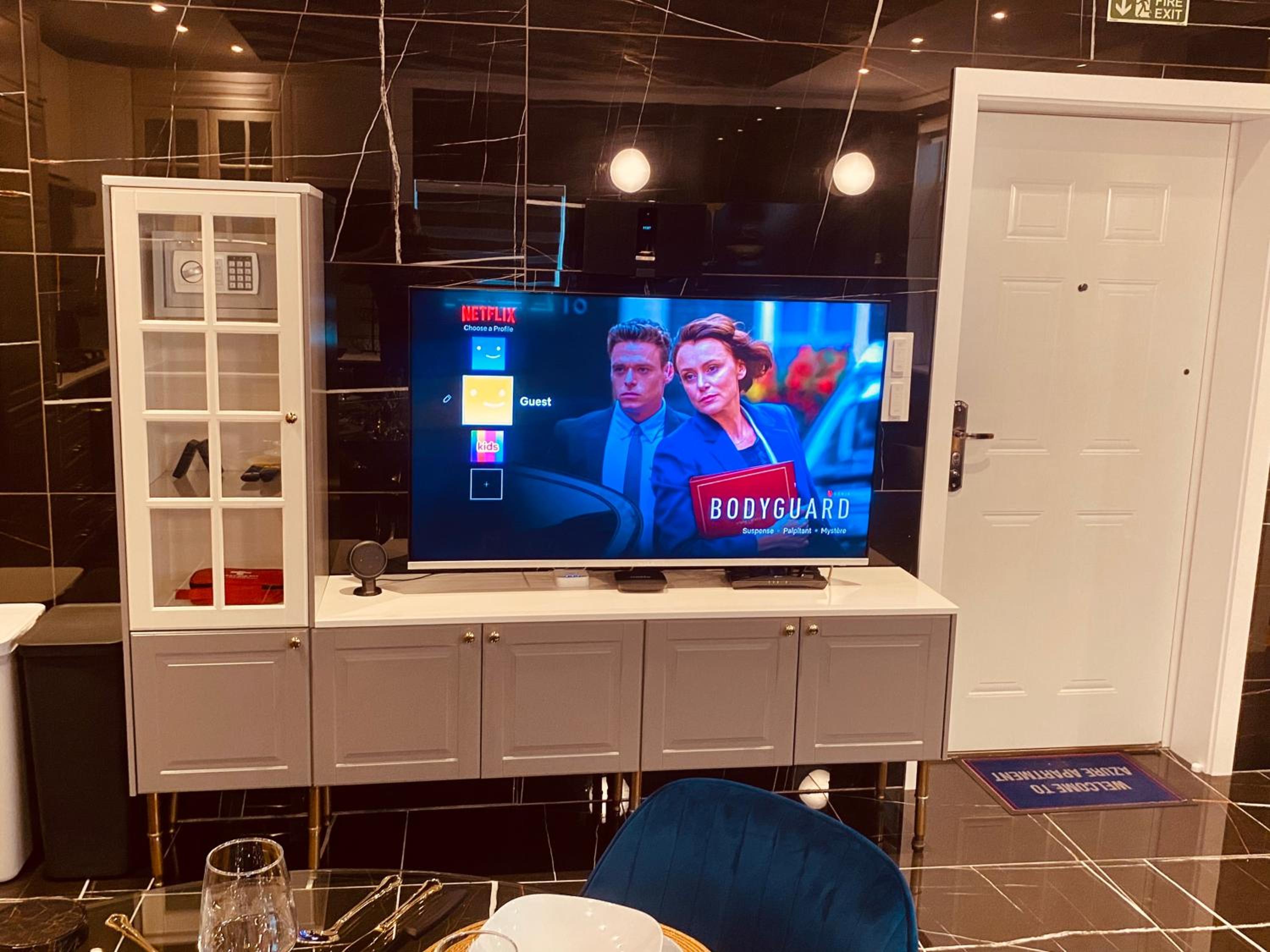 Azure Gold Apartment