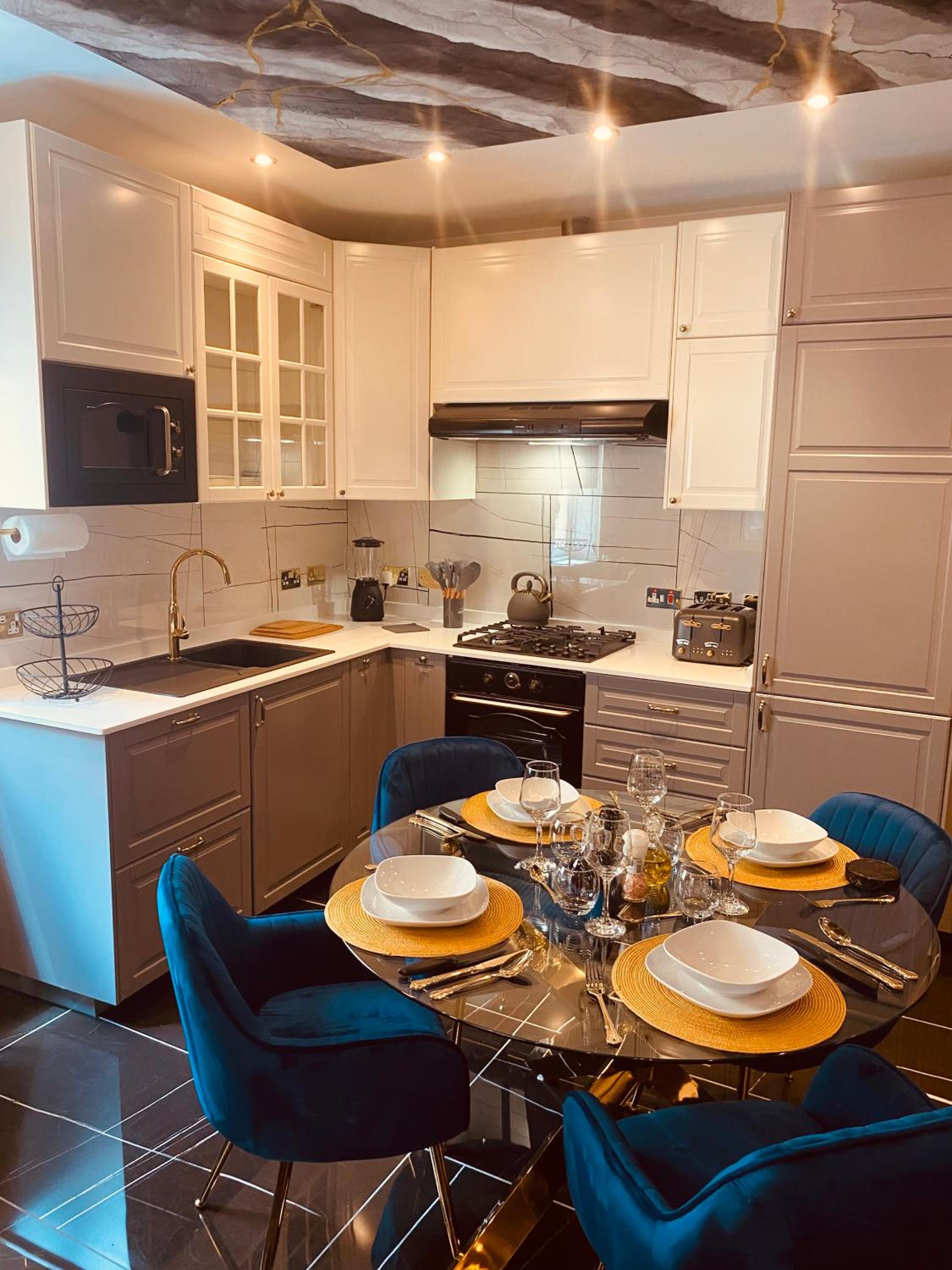 Azure Gold Apartment