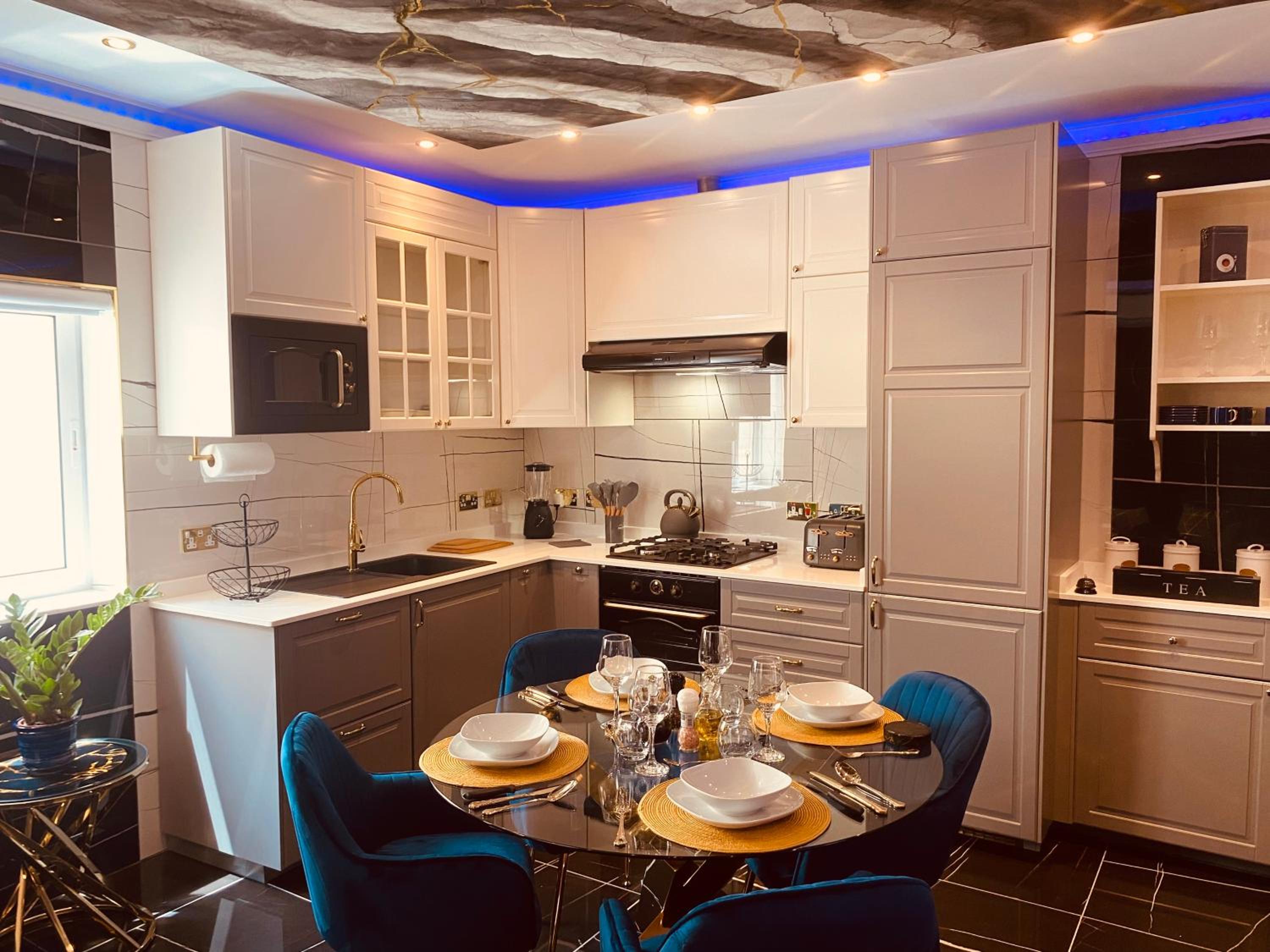 Azure Gold Apartment