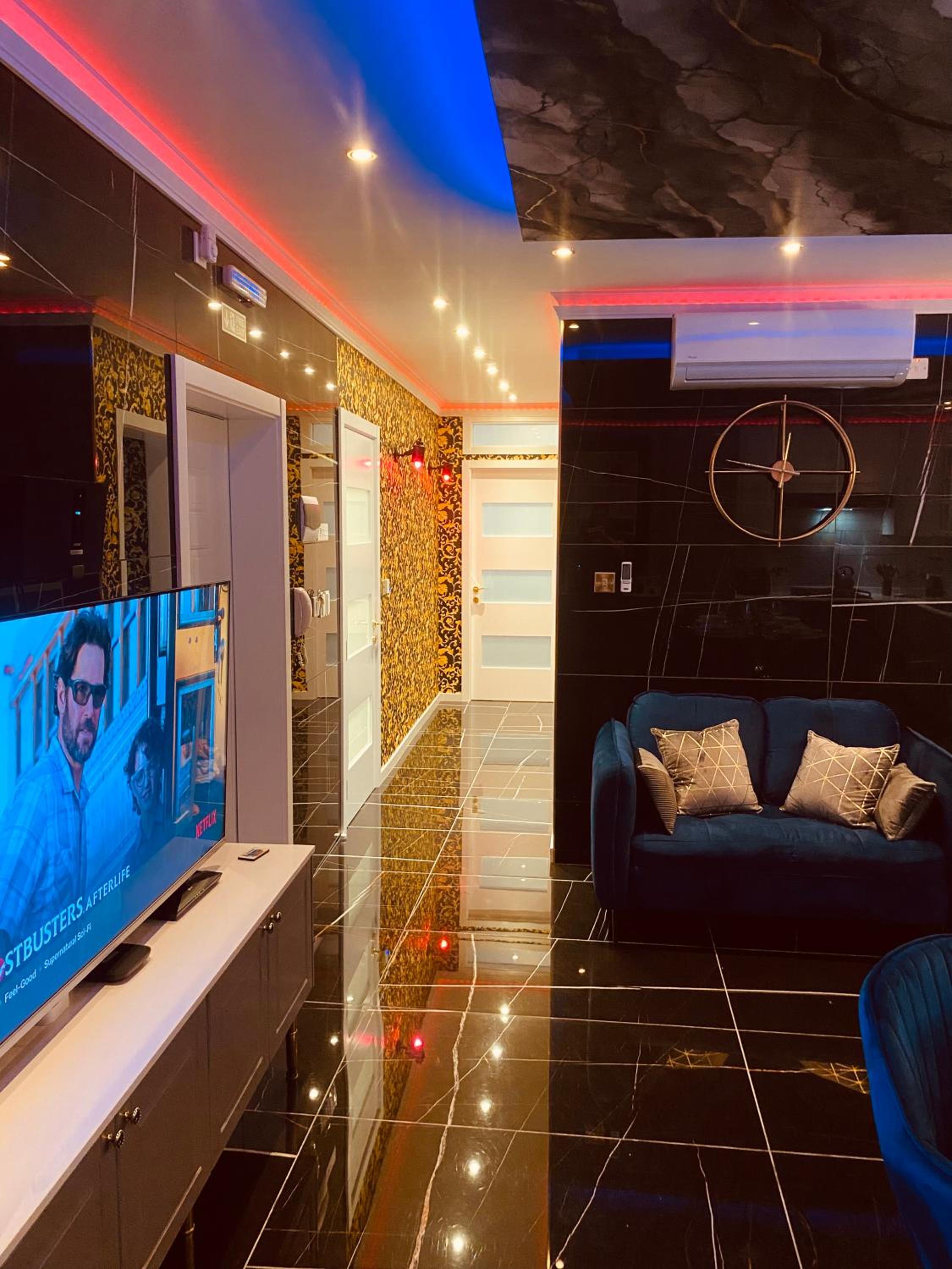 Azure Gold Apartment