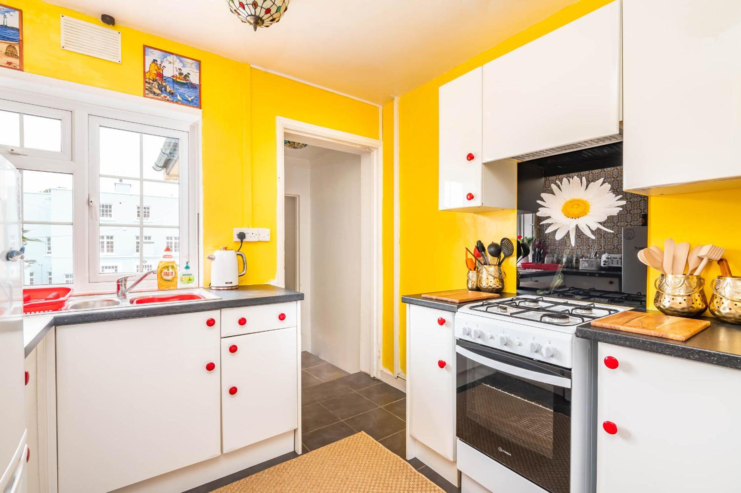 Pirate Cottage Penryn Falmouth families & couples view 2