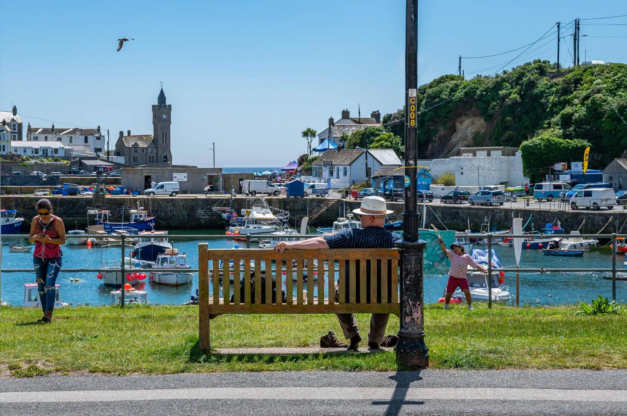Pirate Cottage Penryn Falmouth families & couples view 4
