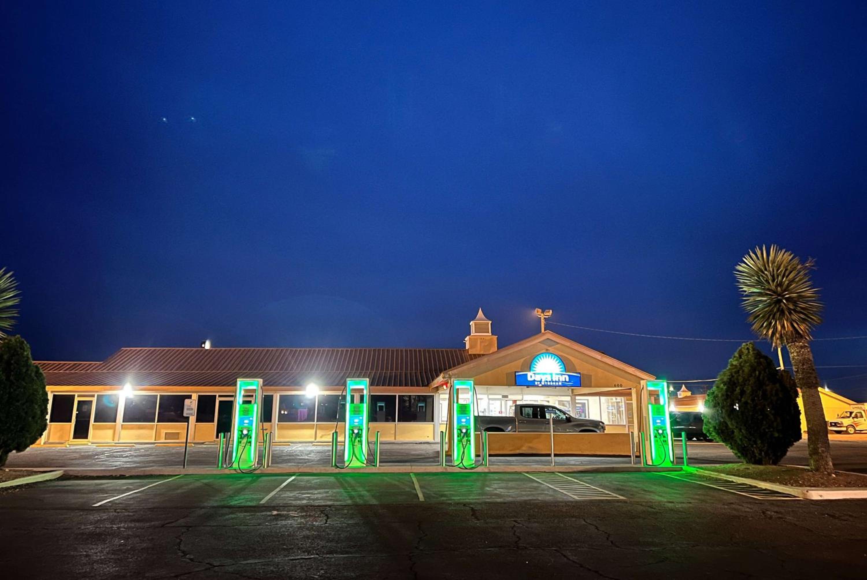Van Horn Vacations - Days Inn by Wyndham Van Horn TX - Property Image 3