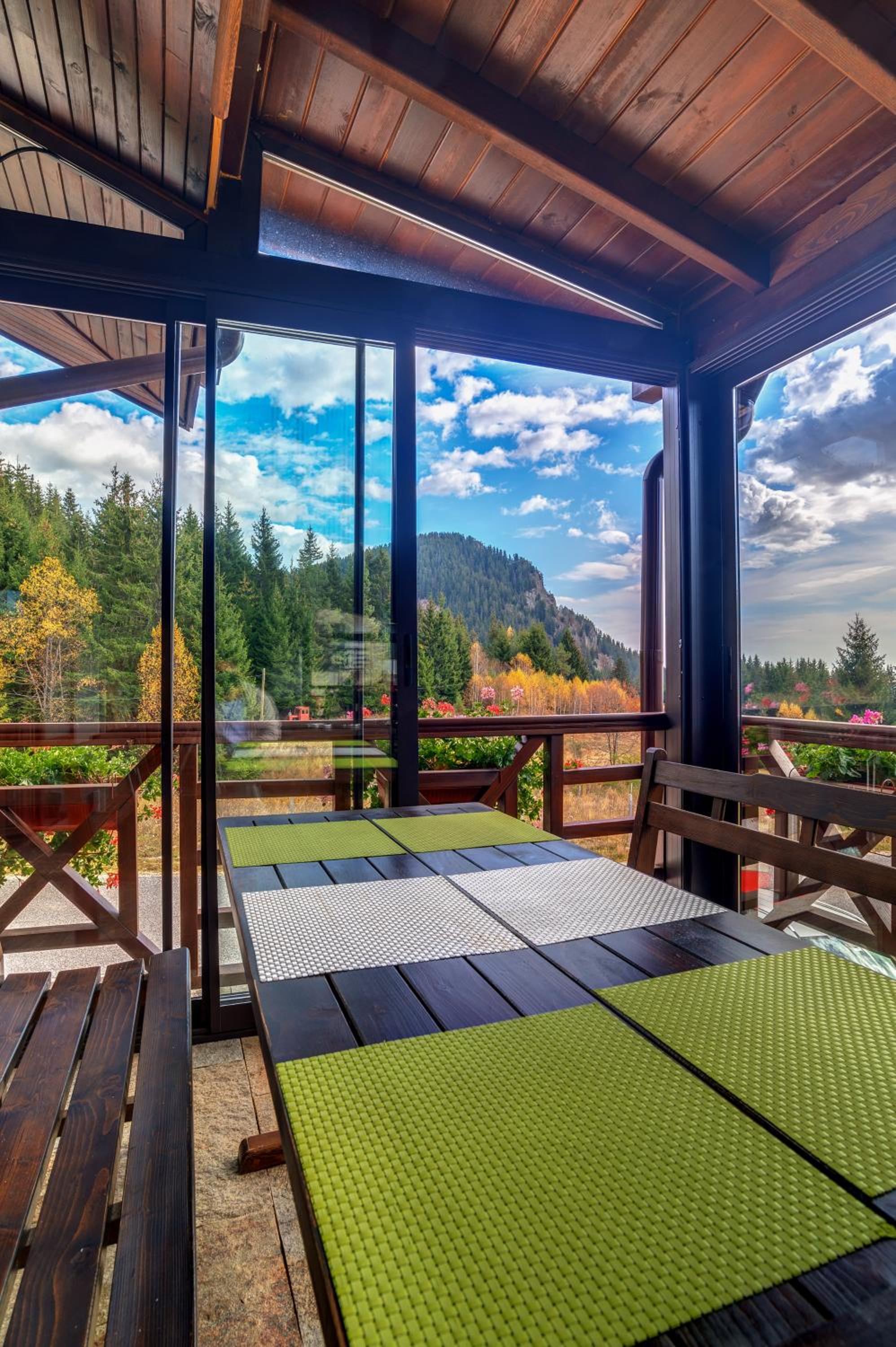 Secret Lake 533 at Oak Residence