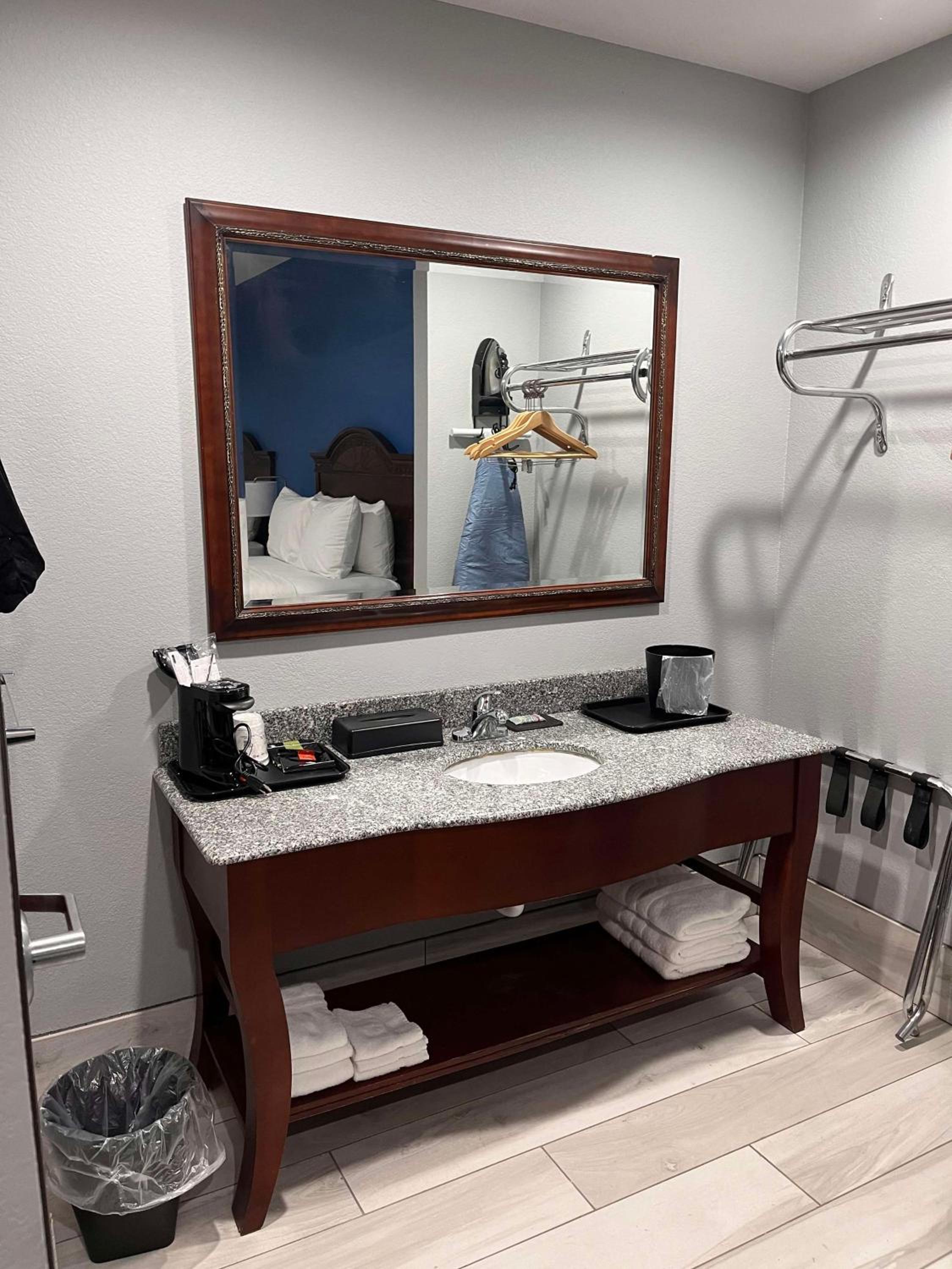 McAlester Vacations - SureStay by Best Western McAlester - Property Image 4